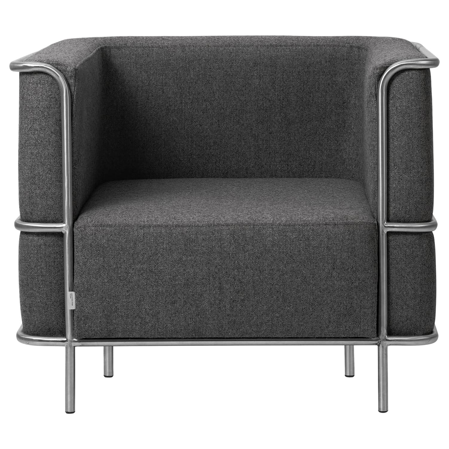 Grauer modernistischer Loungesessel von Kristina Dam Studio