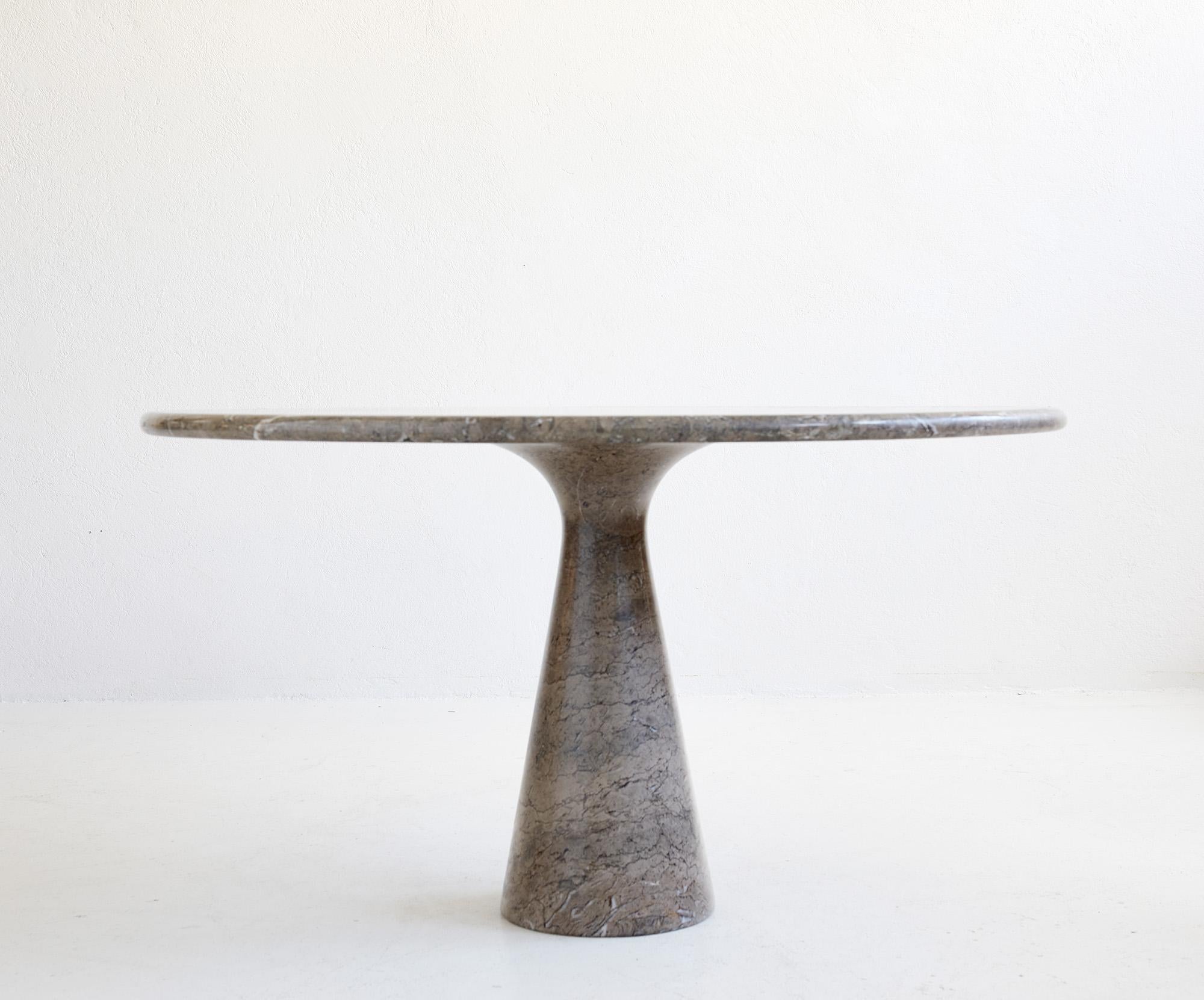 Italian Grey Mondragone Marble Dining Table by Angelo Mangiarotti, Ed. Skipper, Italy 19 For Sale