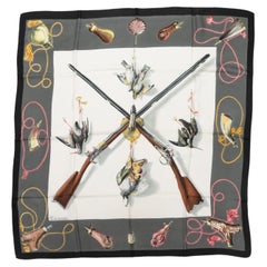 Pañuelo de Seda Estampado Gris y Multicolor Hermes Les Fusils Motif