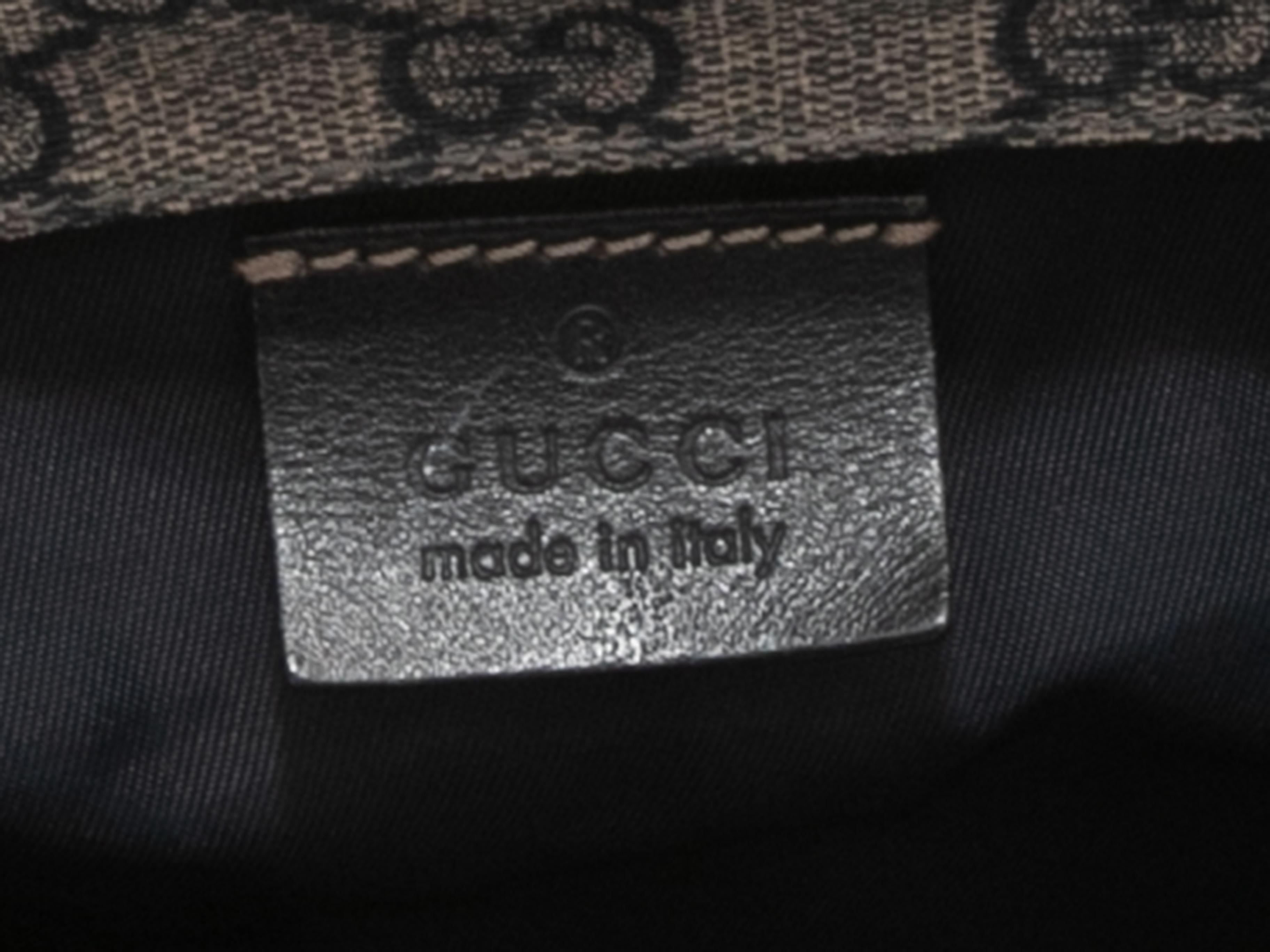 Women's or Men's Grey & Navy Gucci GG Supreme Messenger Bag
