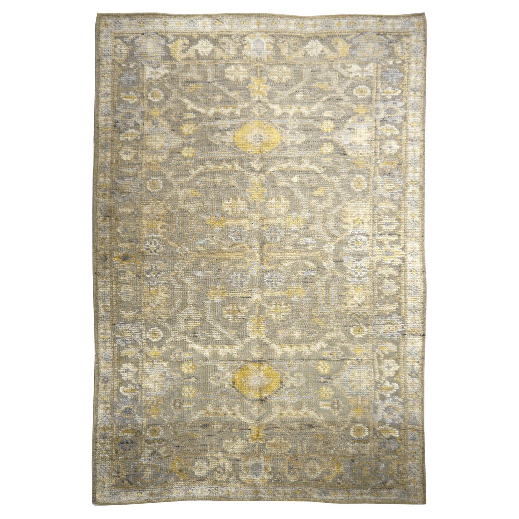 Tapis vintage d'Oushak gris de 6 x 4 pieds en laine et viscose nouées à la main 