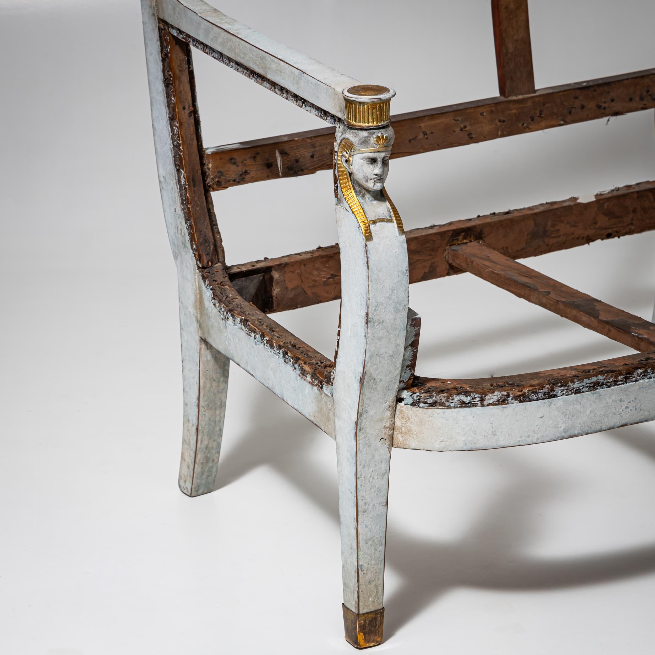 XIXe siècle Cadre de canapé de style Empire peint en gris, 19e siècle en vente