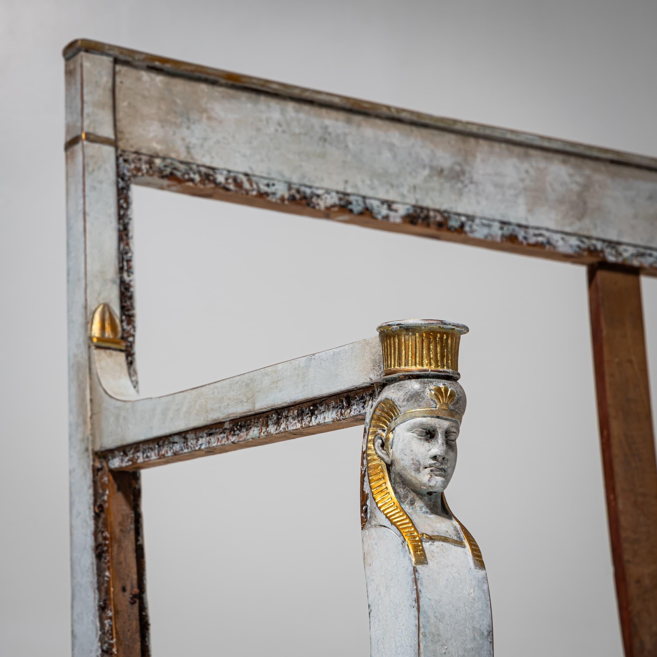 Bois Cadre de canapé de style Empire peint en gris, 19e siècle en vente