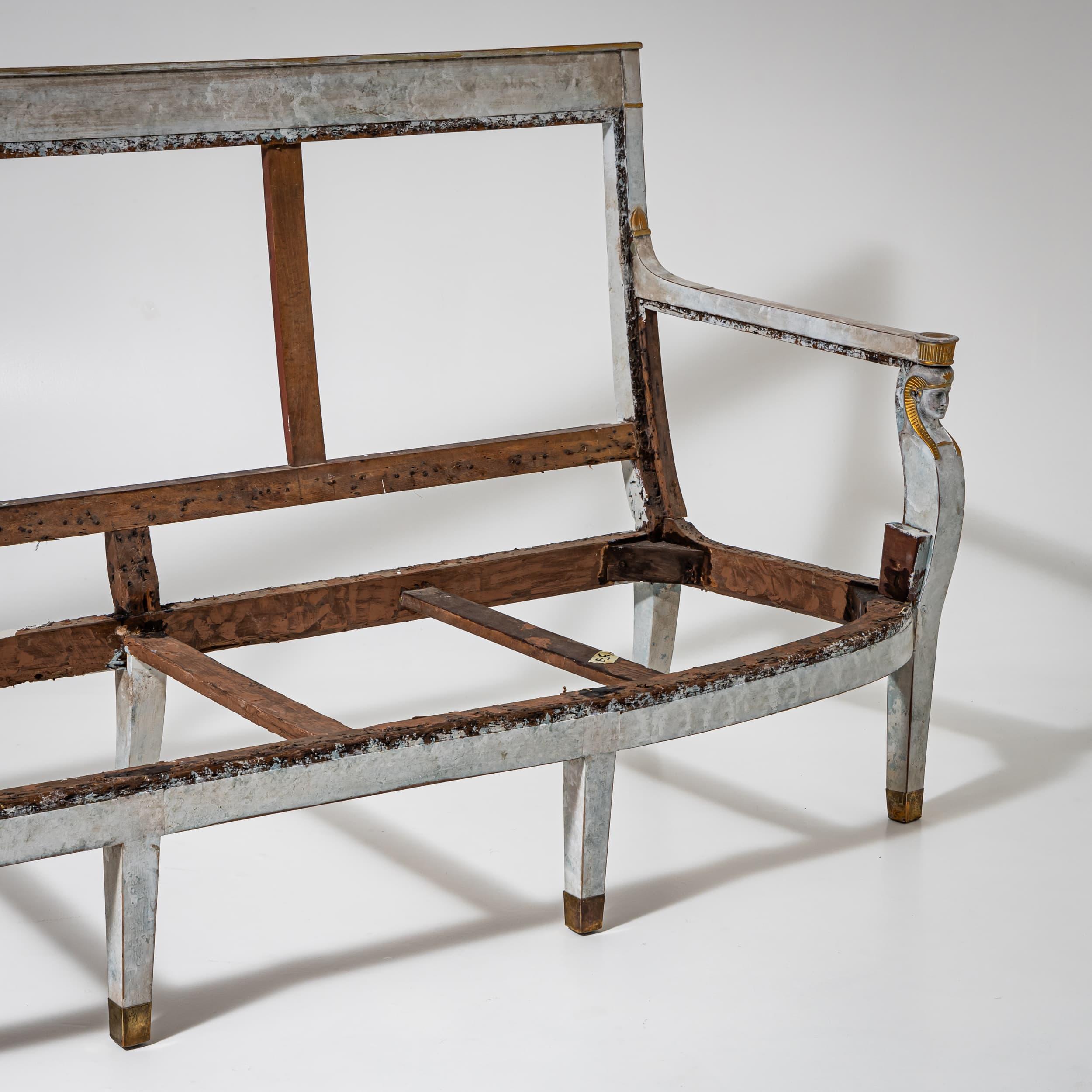 Cadre de canapé de style Empire peint en gris, 19e siècle en vente 1