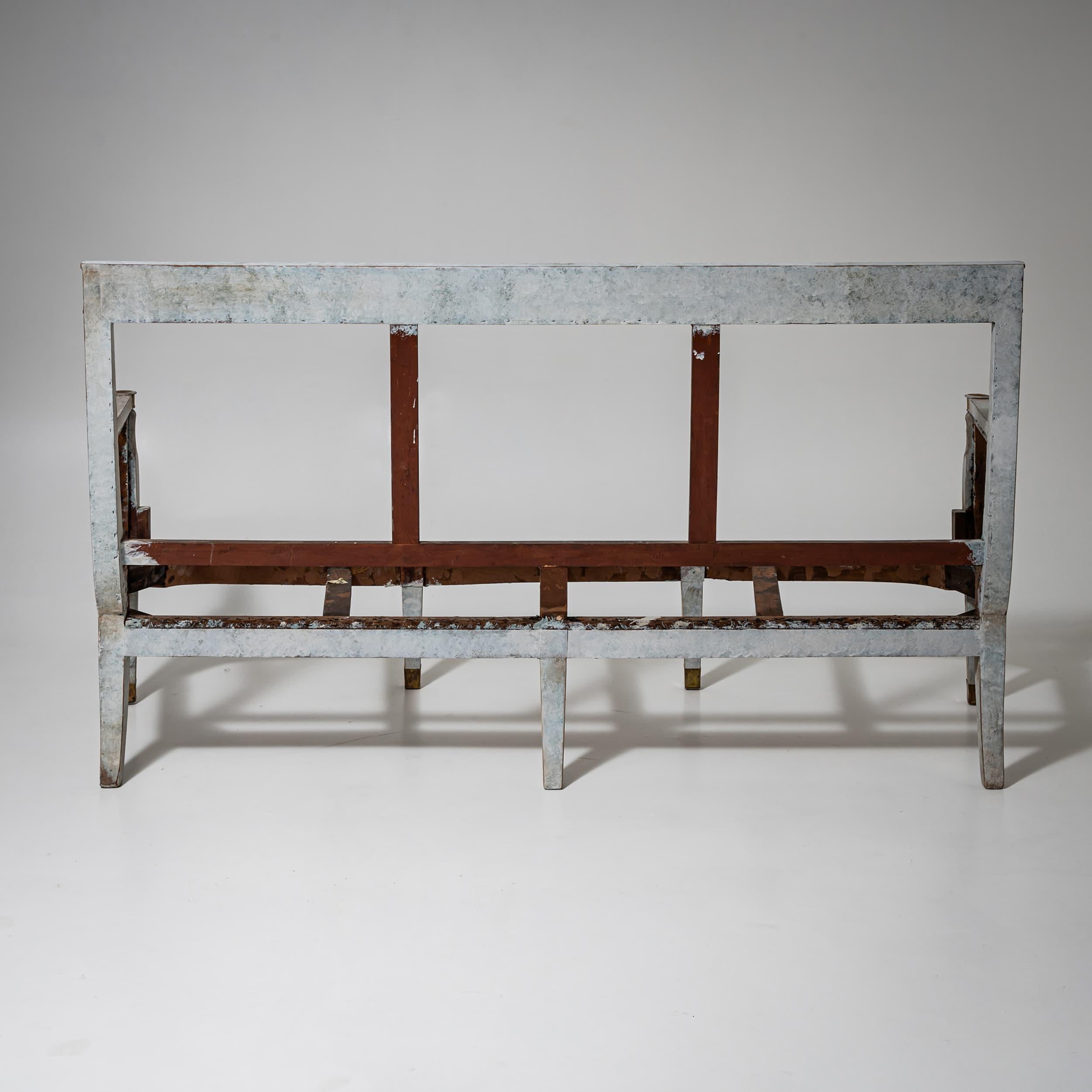 Cadre de canapé de style Empire peint en gris, 19e siècle en vente 2