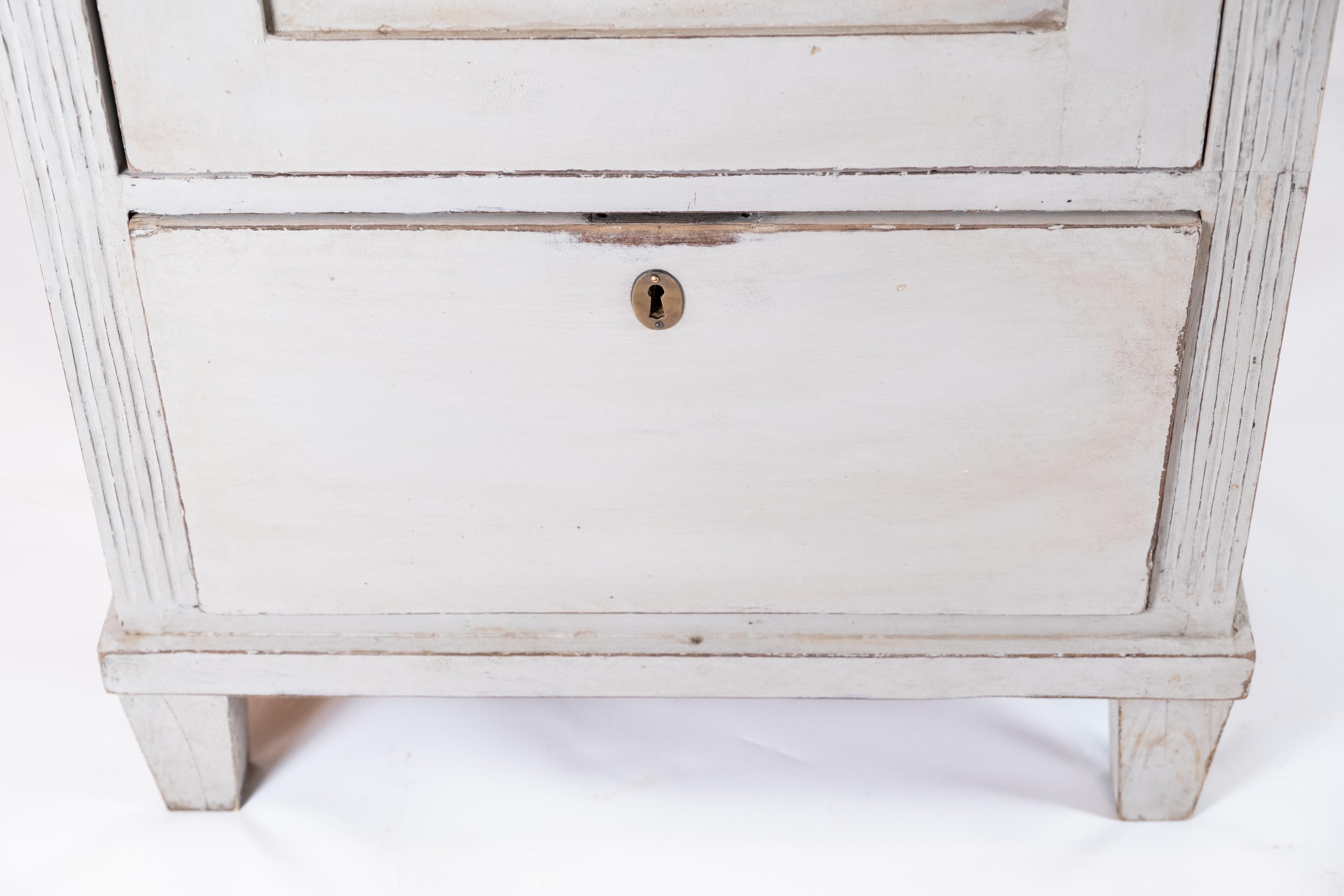 Grey Painted Gustavian Tall Cabinet, in Great Condition from the 1840s In Good Condition In Lejre, DK