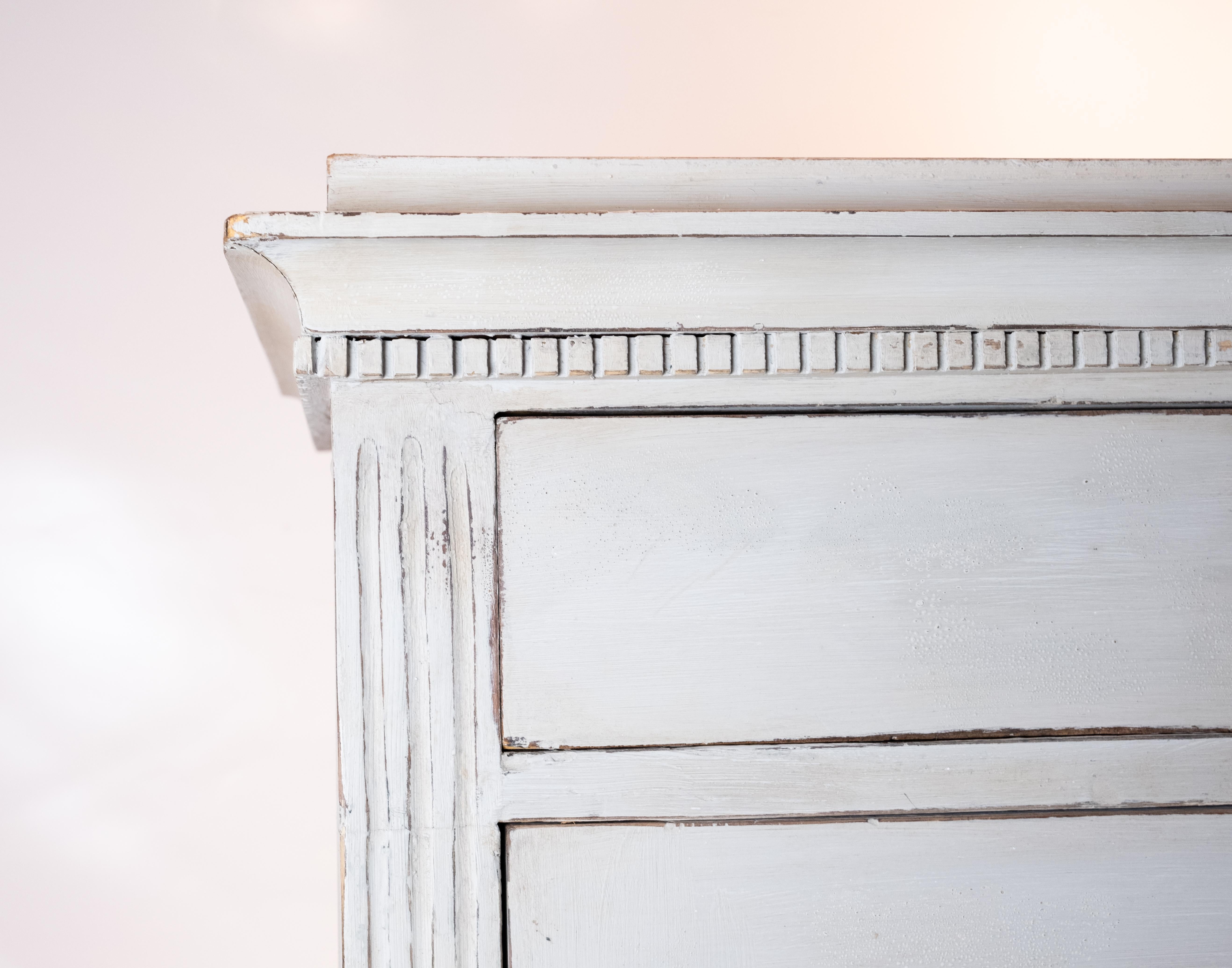 Grey Painted Gustavian Tall Cabinet, in Great Condition from the 1840s 3