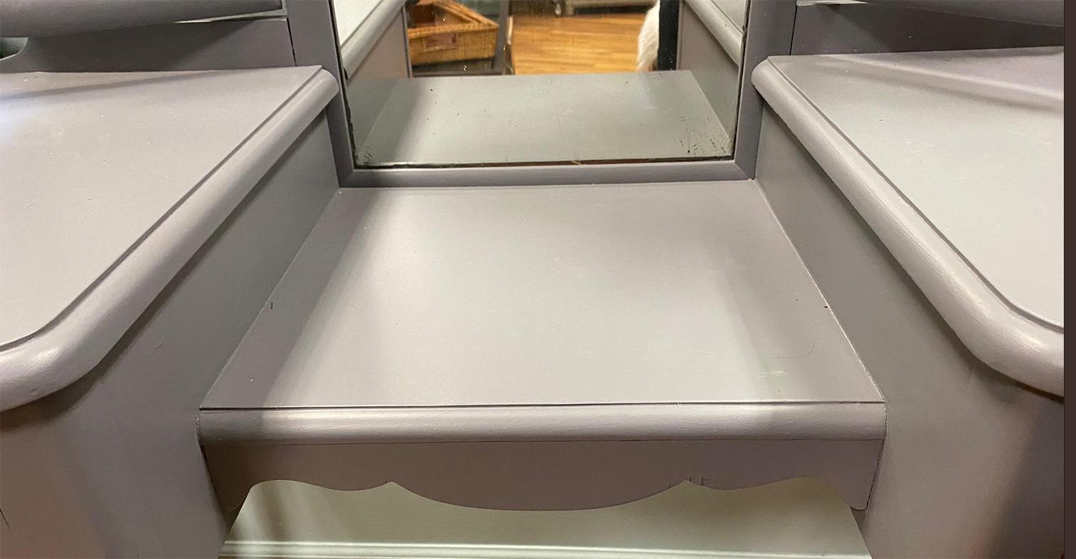 Grey Painted Vintage Vanity with 3-Piece Mirror For Sale 5