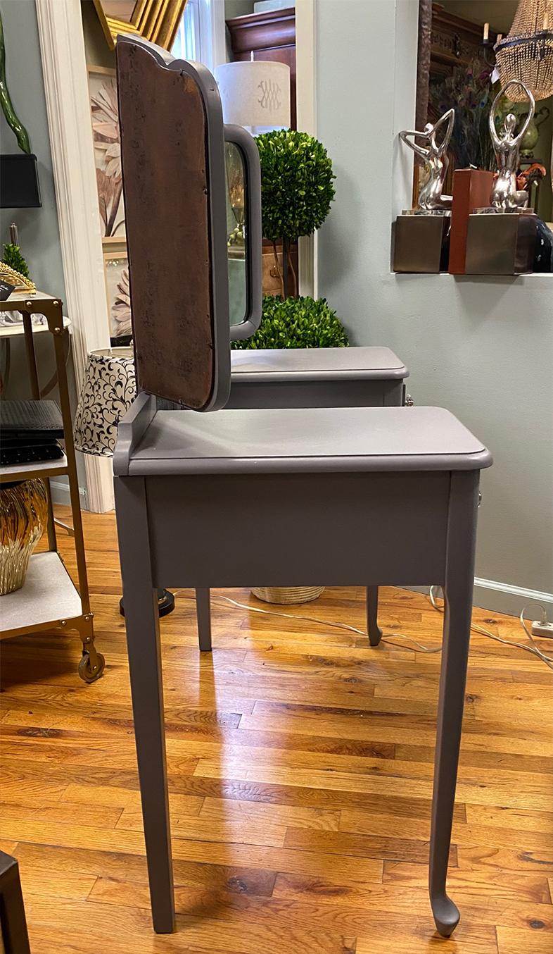 Grey Painted Vintage Vanity with 3-Piece Mirror For Sale 2