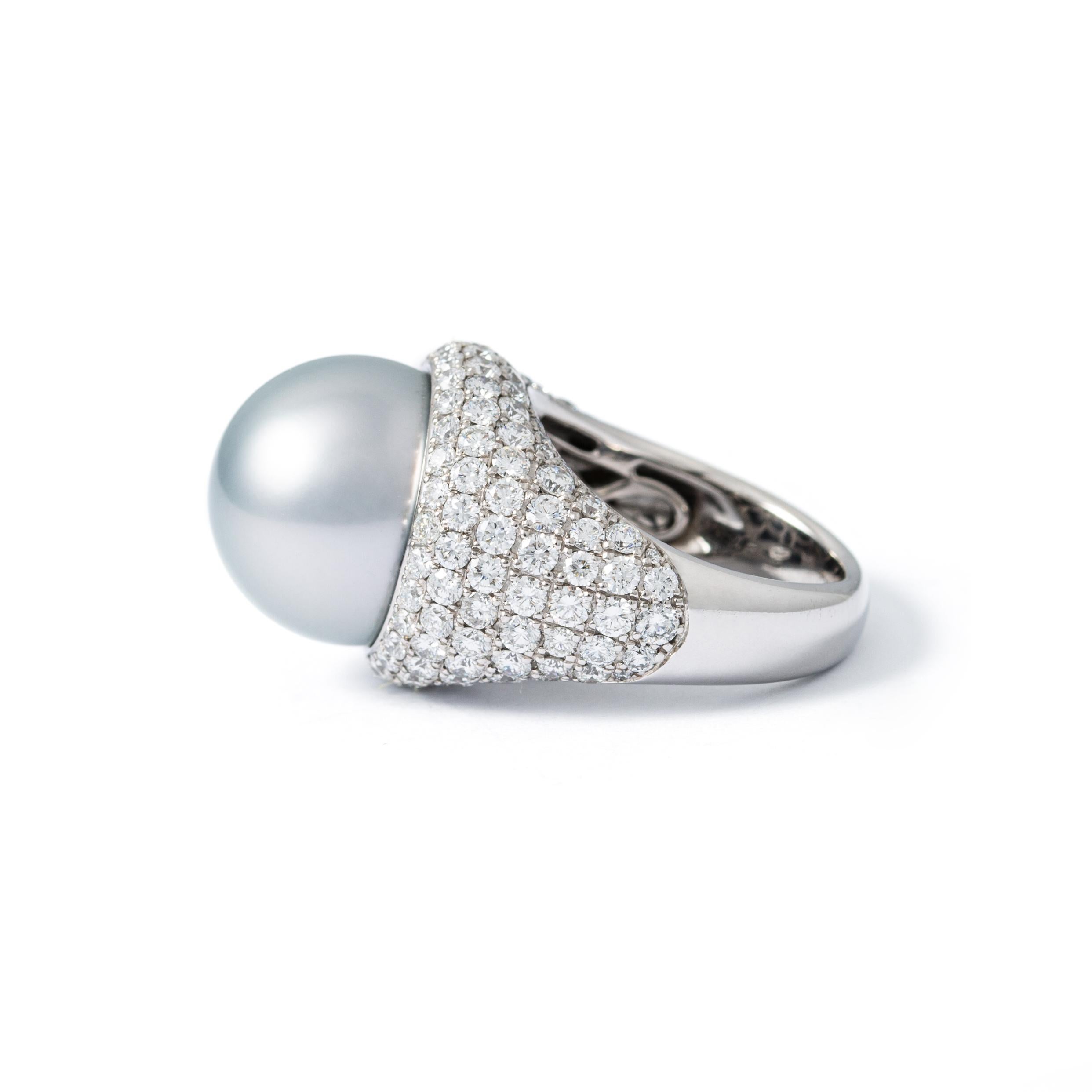 Grauer Perlen-Diamantring (Rundschliff) im Angebot
