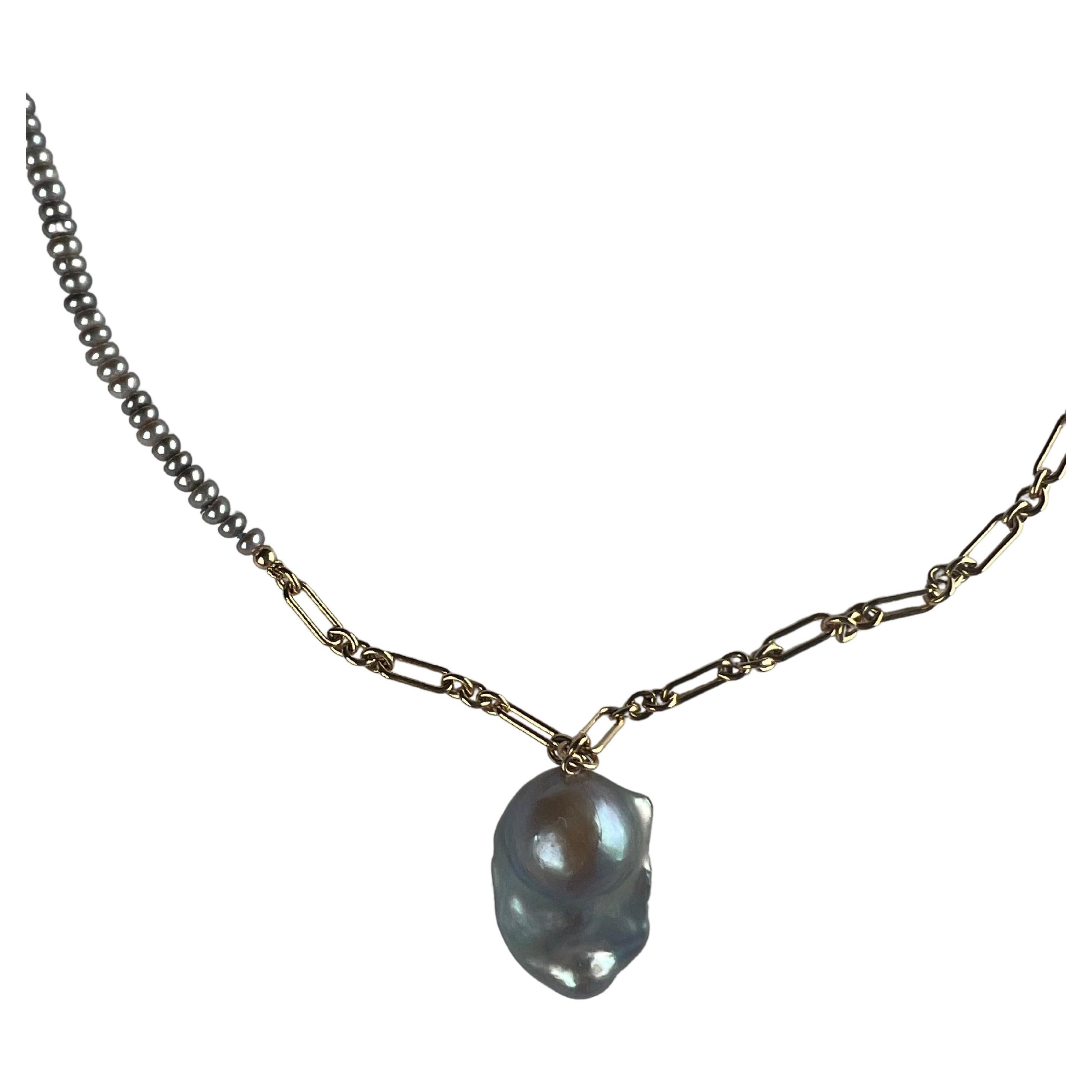 J Dauphin Collier pendentif en perles grises et perles en tanzanite avec pendentif