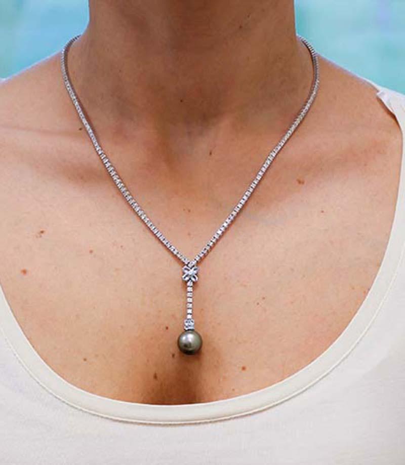 Grey Pearl, Diamonds, Aquamarine, 14 Karat White Gold Tennis Necklace In Good Condition In Marcianise, Marcianise (CE)