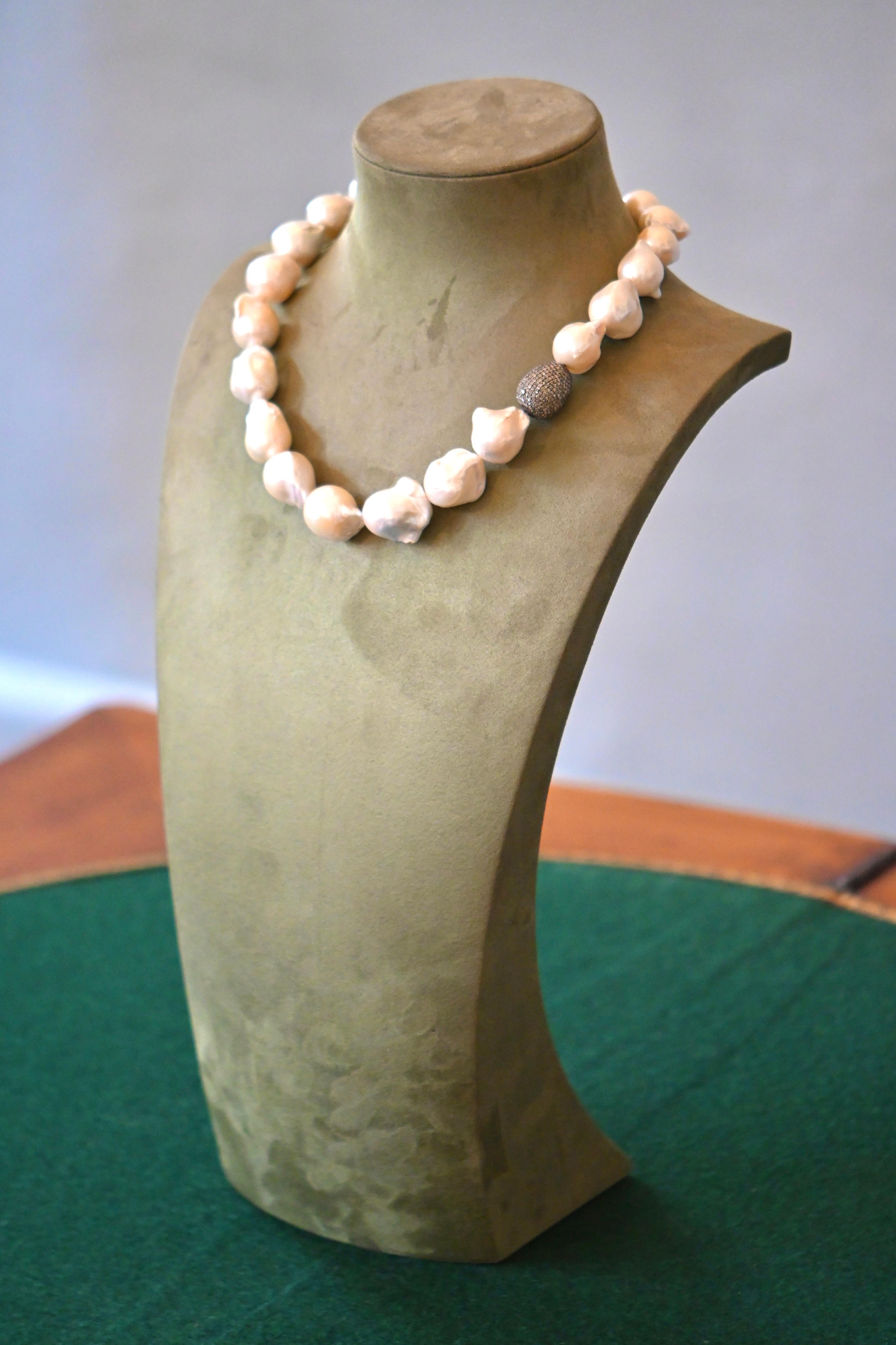 Grey Pearls and Brown Diamonds Necklace In New Condition For Sale In Vannes, FR
