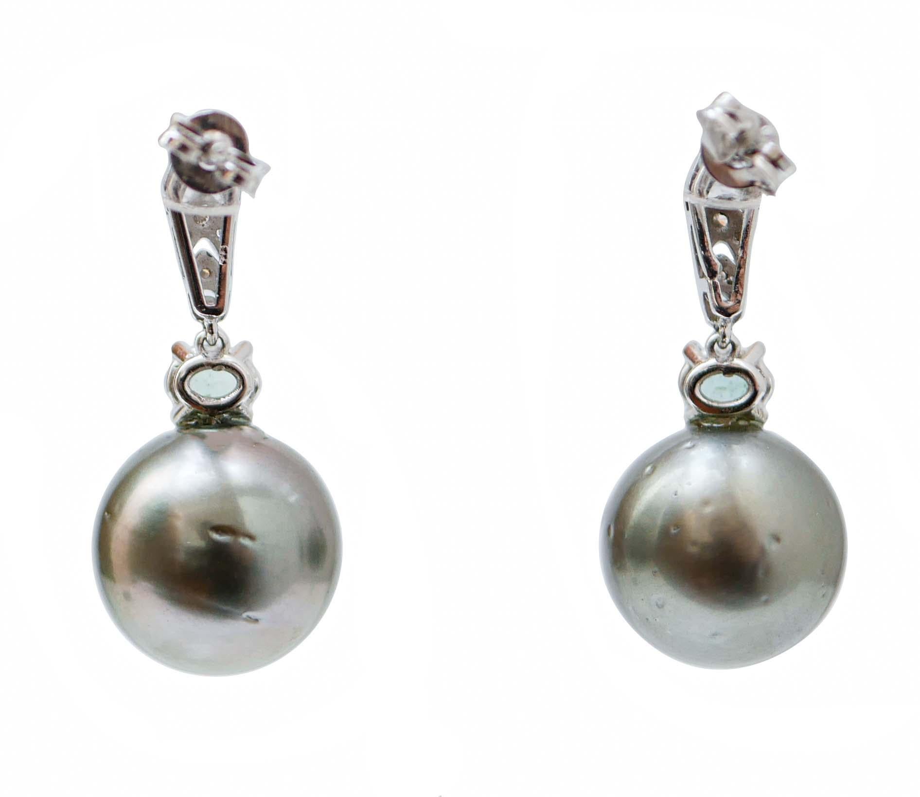 Retro Grey Pearls, Emeralds, Diamonds, 14 Karat White Gold Earrings. For Sale