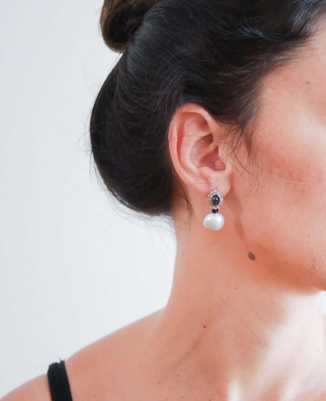 Taglio misto Perle grigie, zaffiri, diamanti, orecchini in oro rosa e argento. in vendita