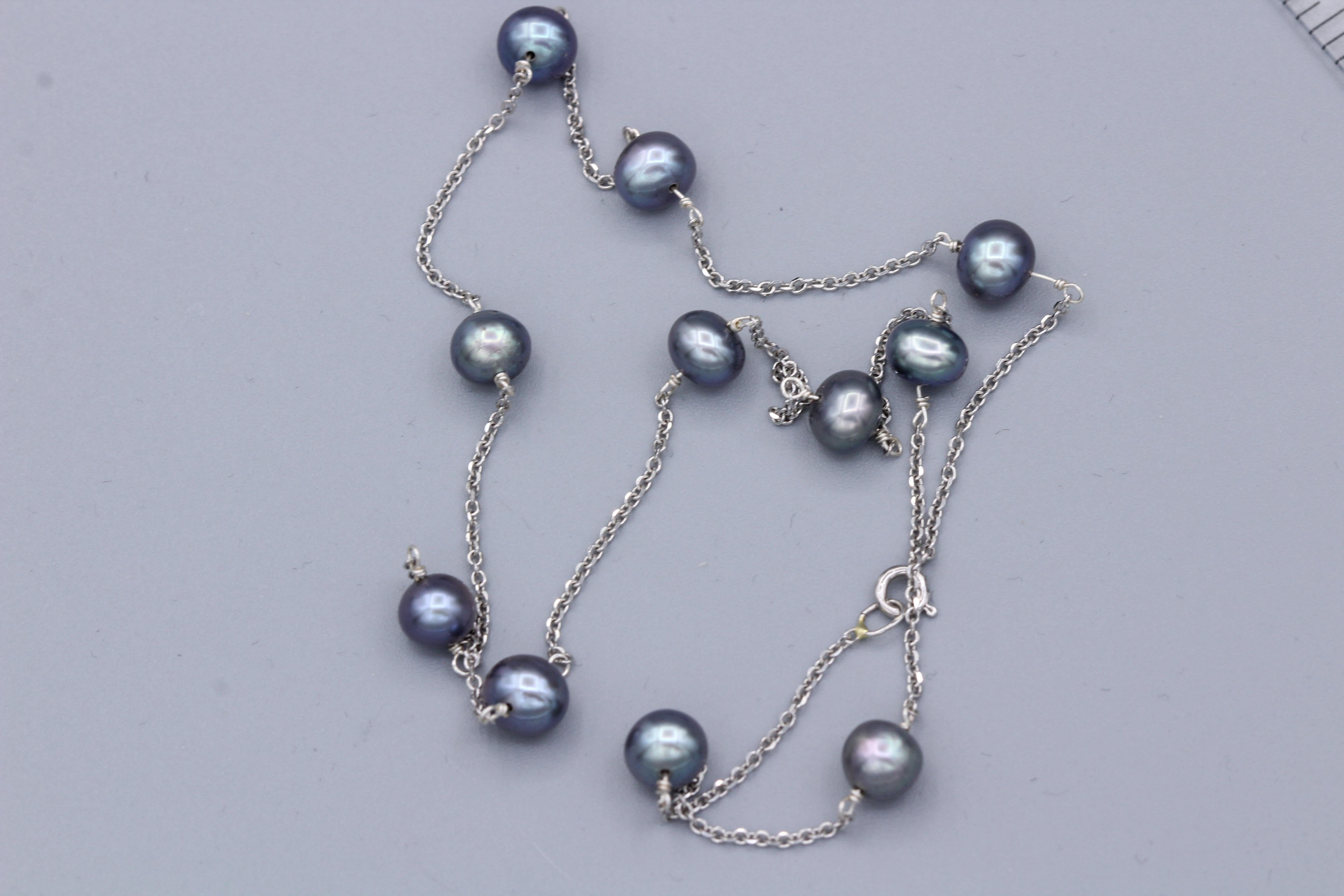 Round Cut Grey Pearls Wired Necklace 14 Karat White Gold Pearl Chain Necklace For Sale