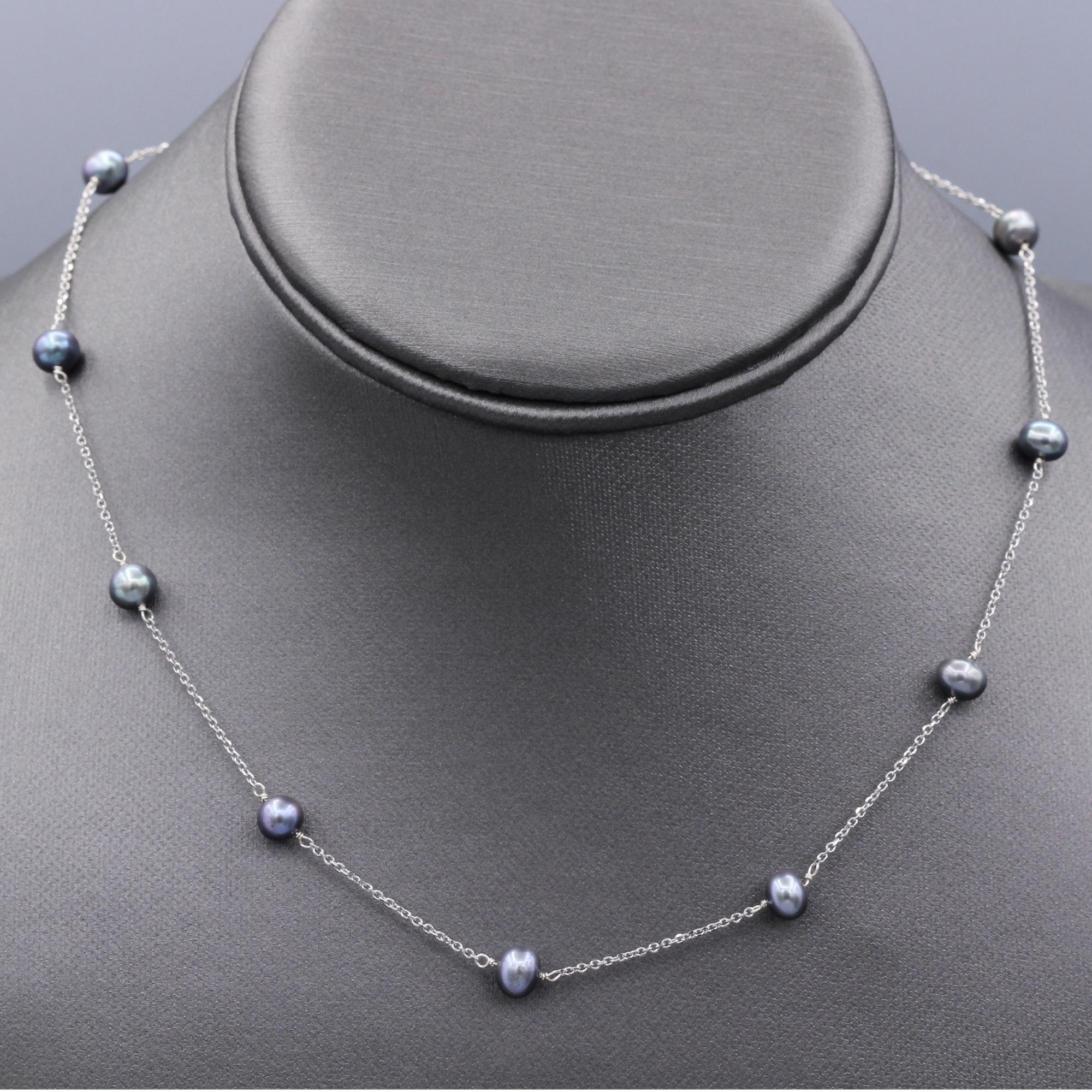 Round Cut Grey Pearls Wired Necklace 14 Karat White Gold Chain Necklace For Sale