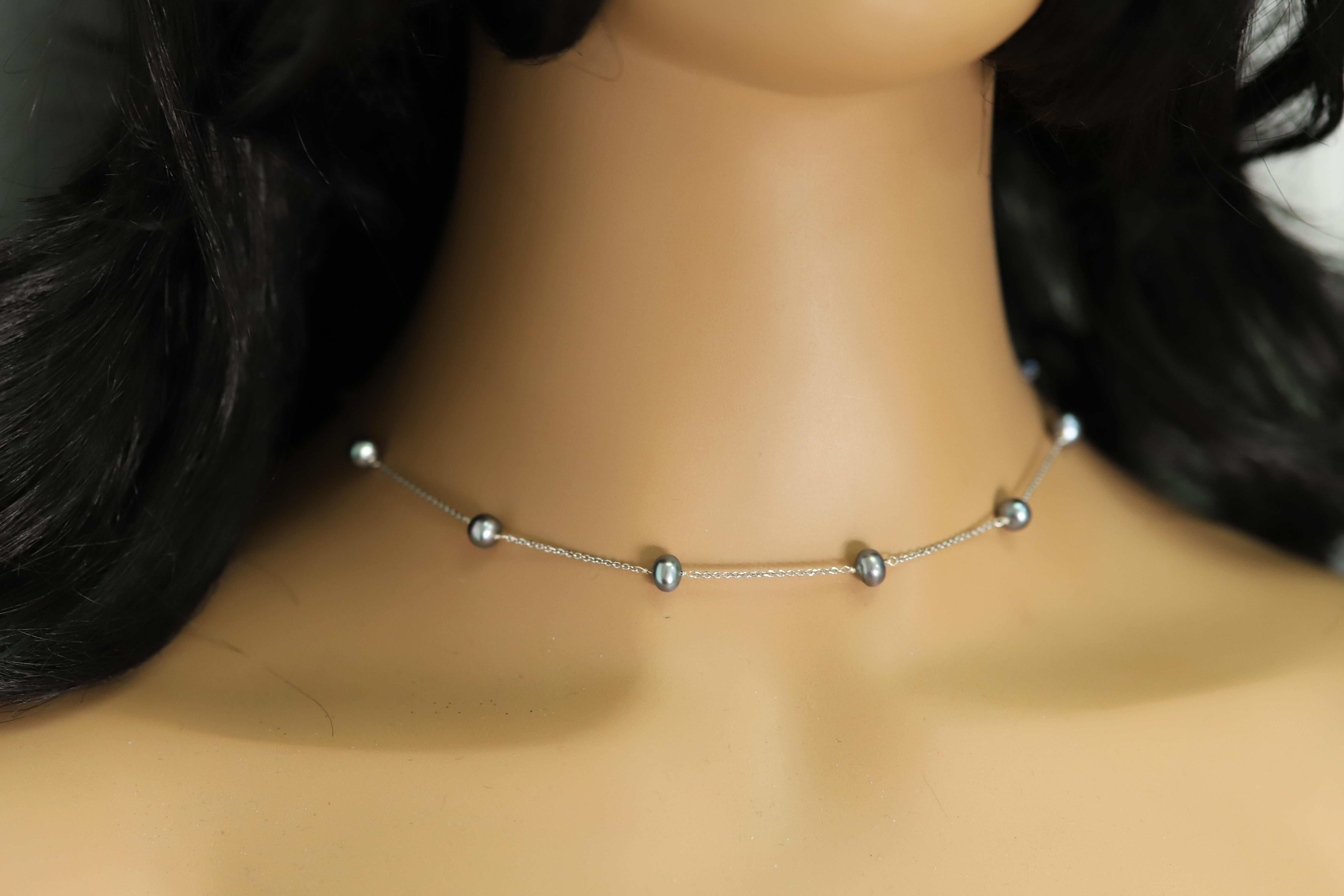 Grey Pearls Wired Necklace 14 Karat White Gold Pearl Chain Necklace For Sale 2