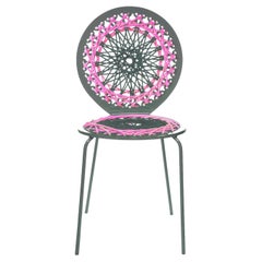 Silla elástica gris y rosa
