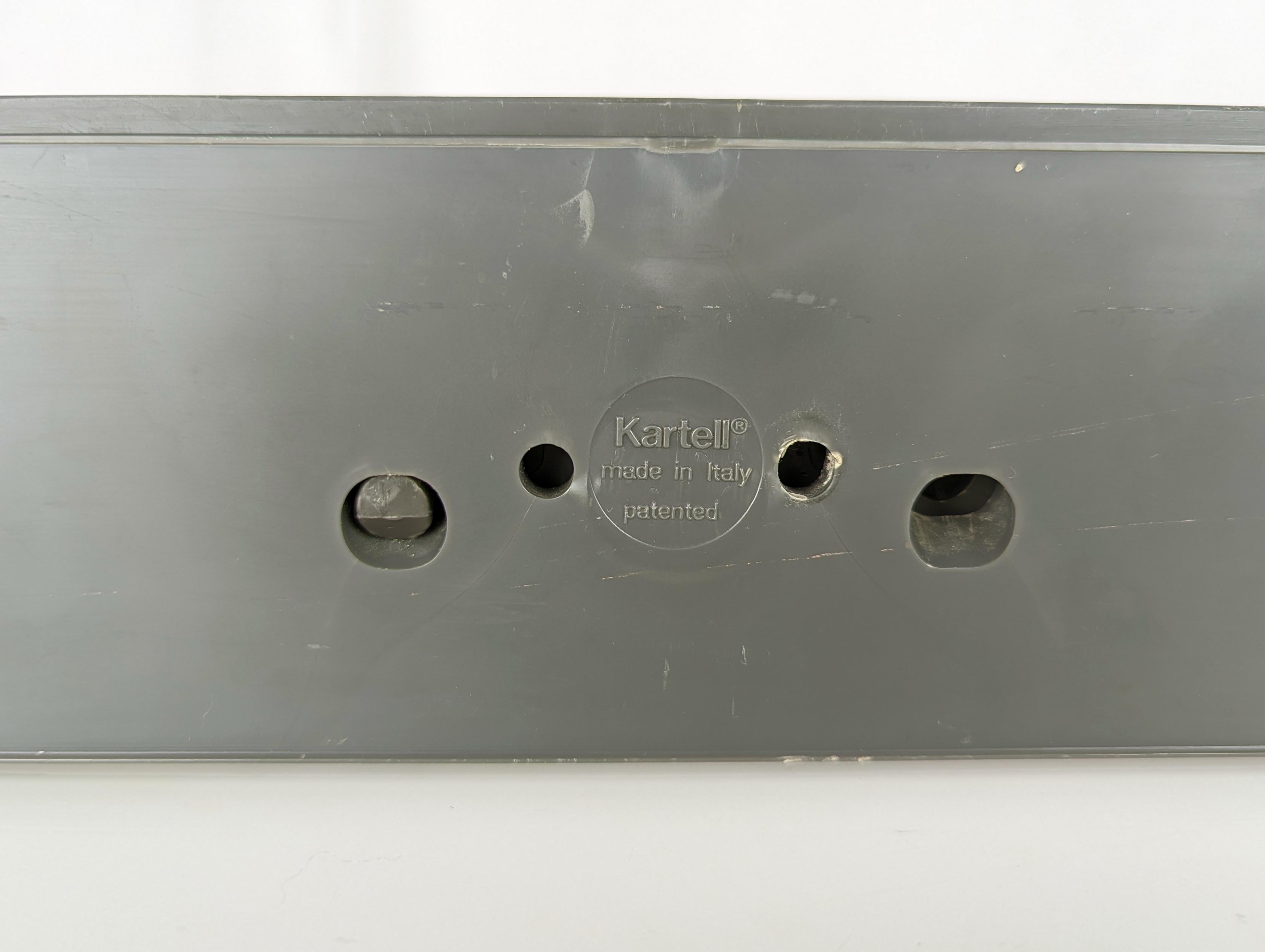 Late 20th Century Grey plastic coat rack from outline serie by Castelli Ferrieri for Kartell, 80s For Sale