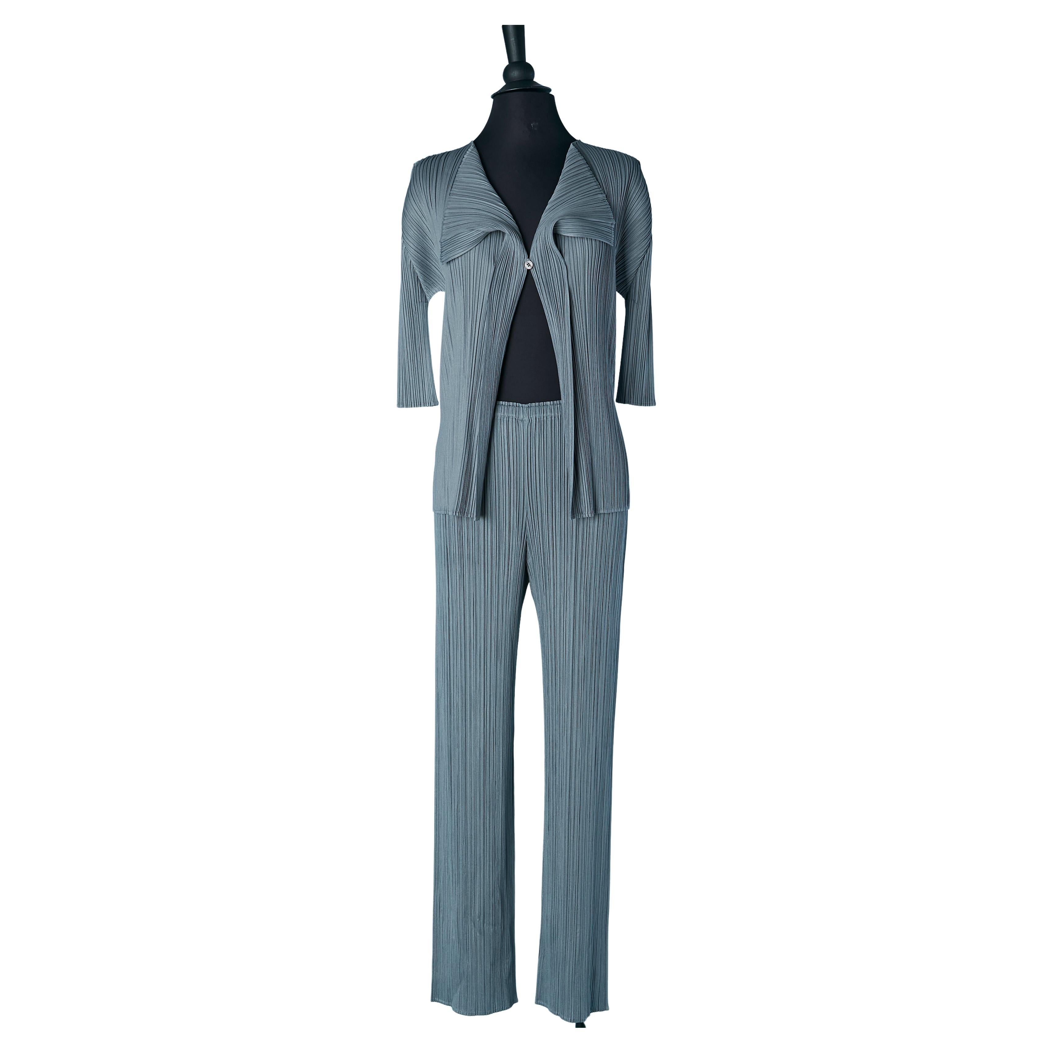 Grey pleated shirt and trouser ensemble ISSEY MIYAKE Pleats Please im Angebot