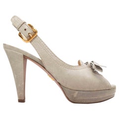 Escarpins en cuir gris de Prada avec nœud Taille 37