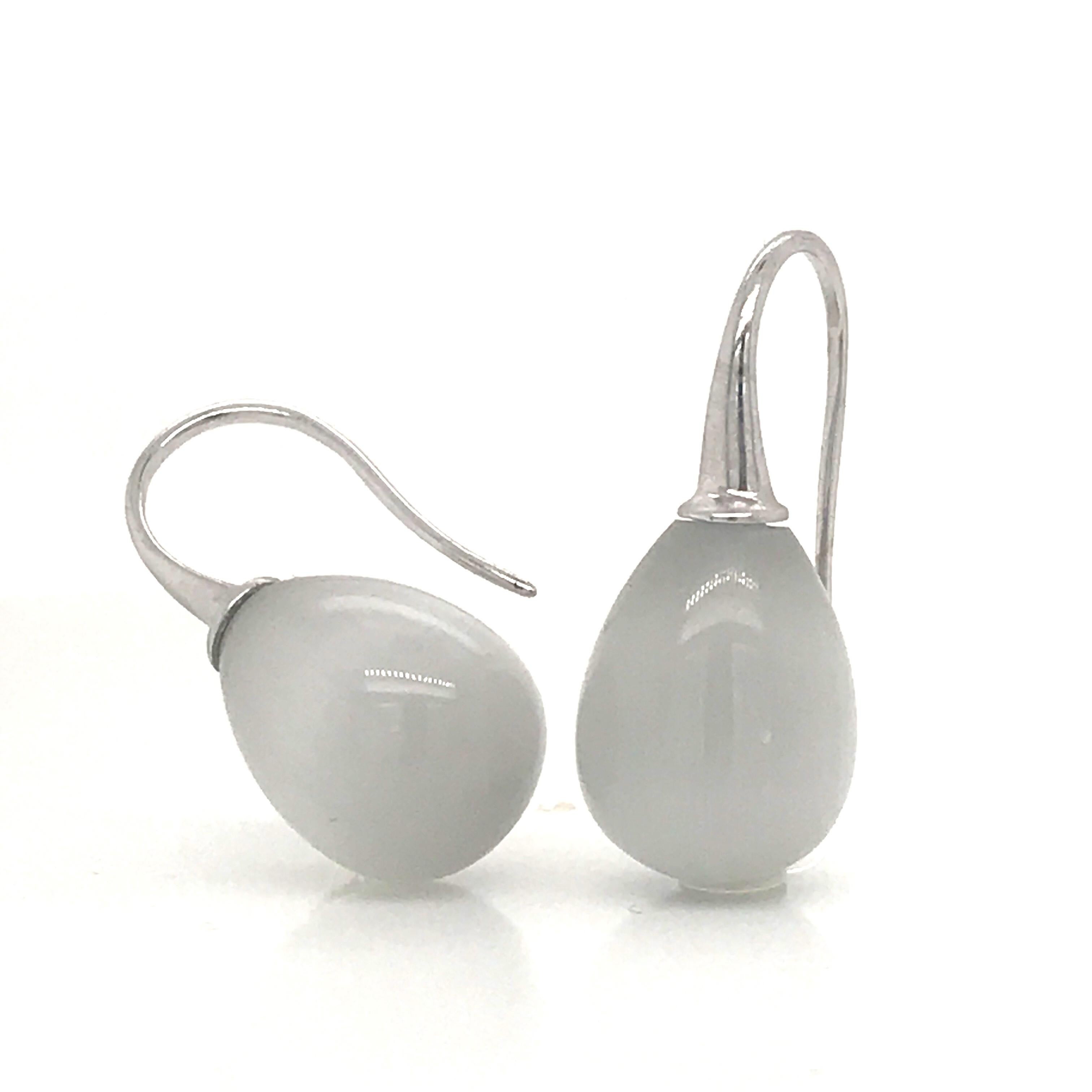 Contemporary Grey Quartz and White Gold 18 Karat Drop Earrings