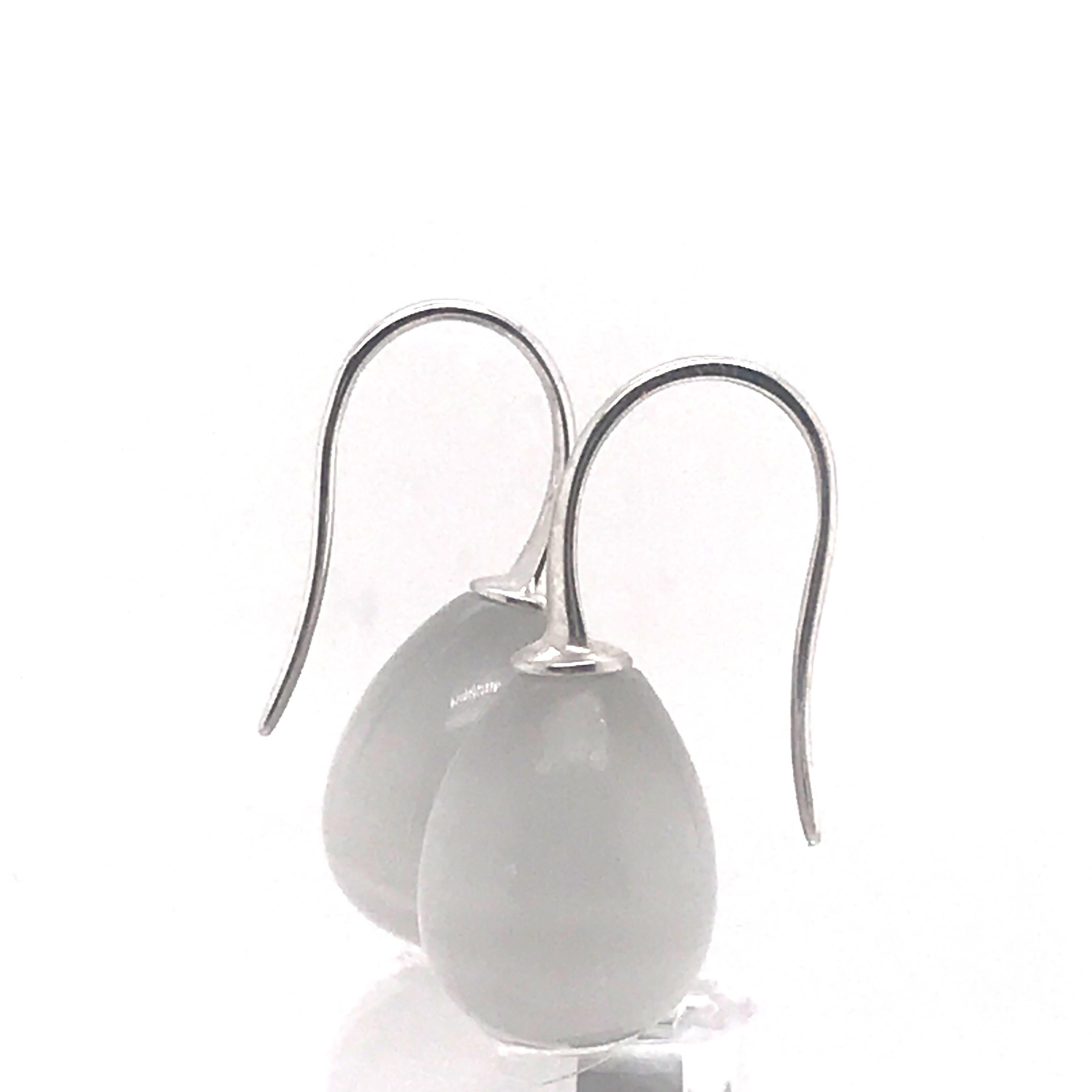 Contemporary Grey Quartz and White Gold 18 Karat Drop Earrings For Sale