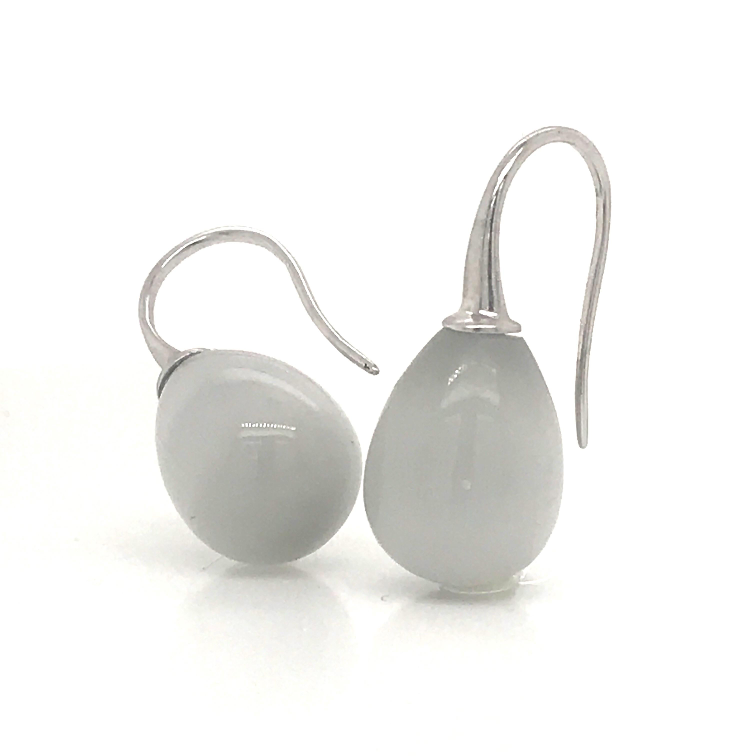 Grey Quartz and White Gold 18 Karat Drop Earrings For Sale 1