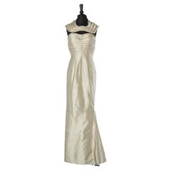 Robe de soirée bustier en soie brute grise avec fermeture éclair et col en tissu