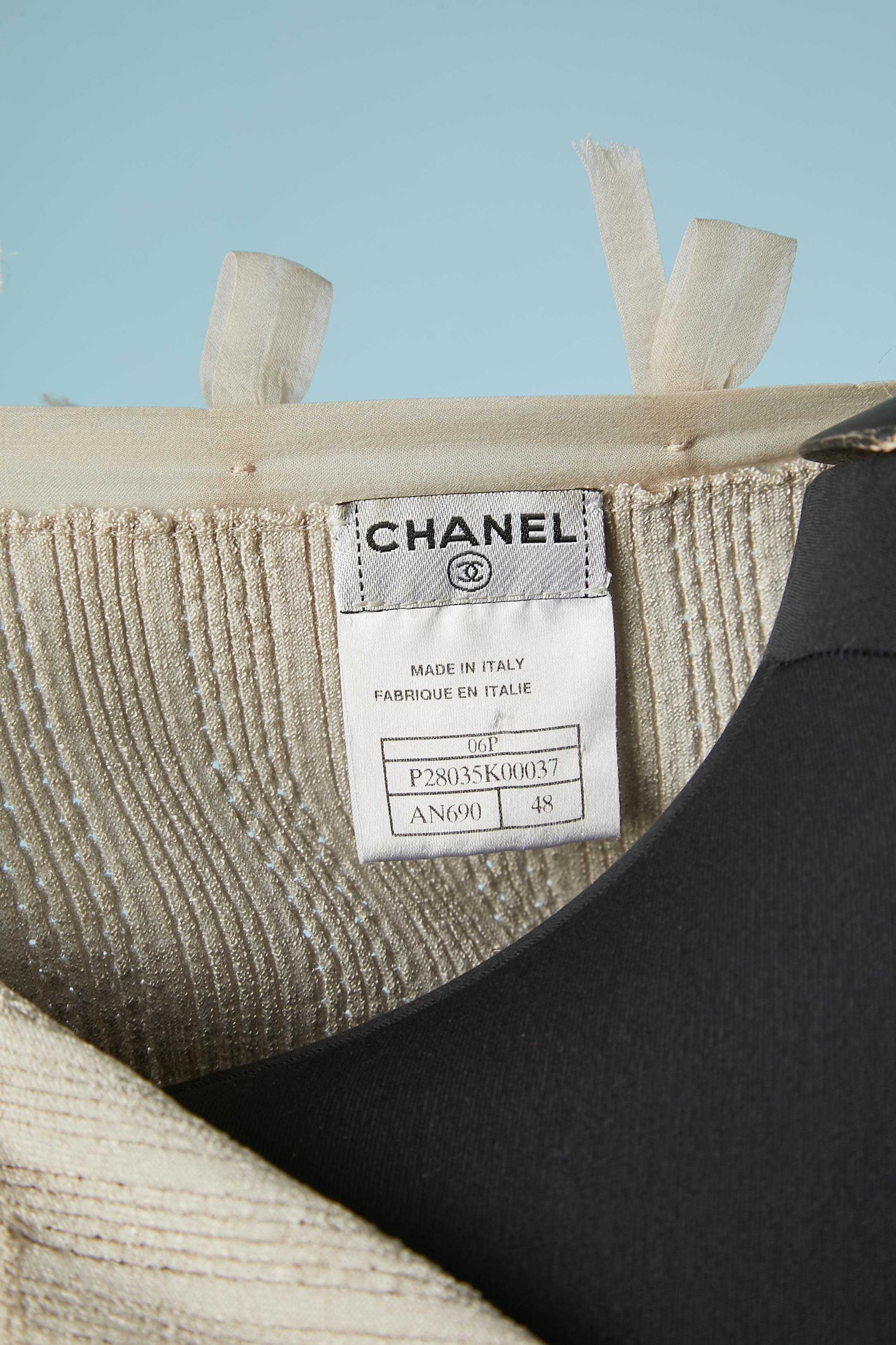 Pull en rayonne gris avec nœud en organza de soie au milieu du devant Chanel en vente 2