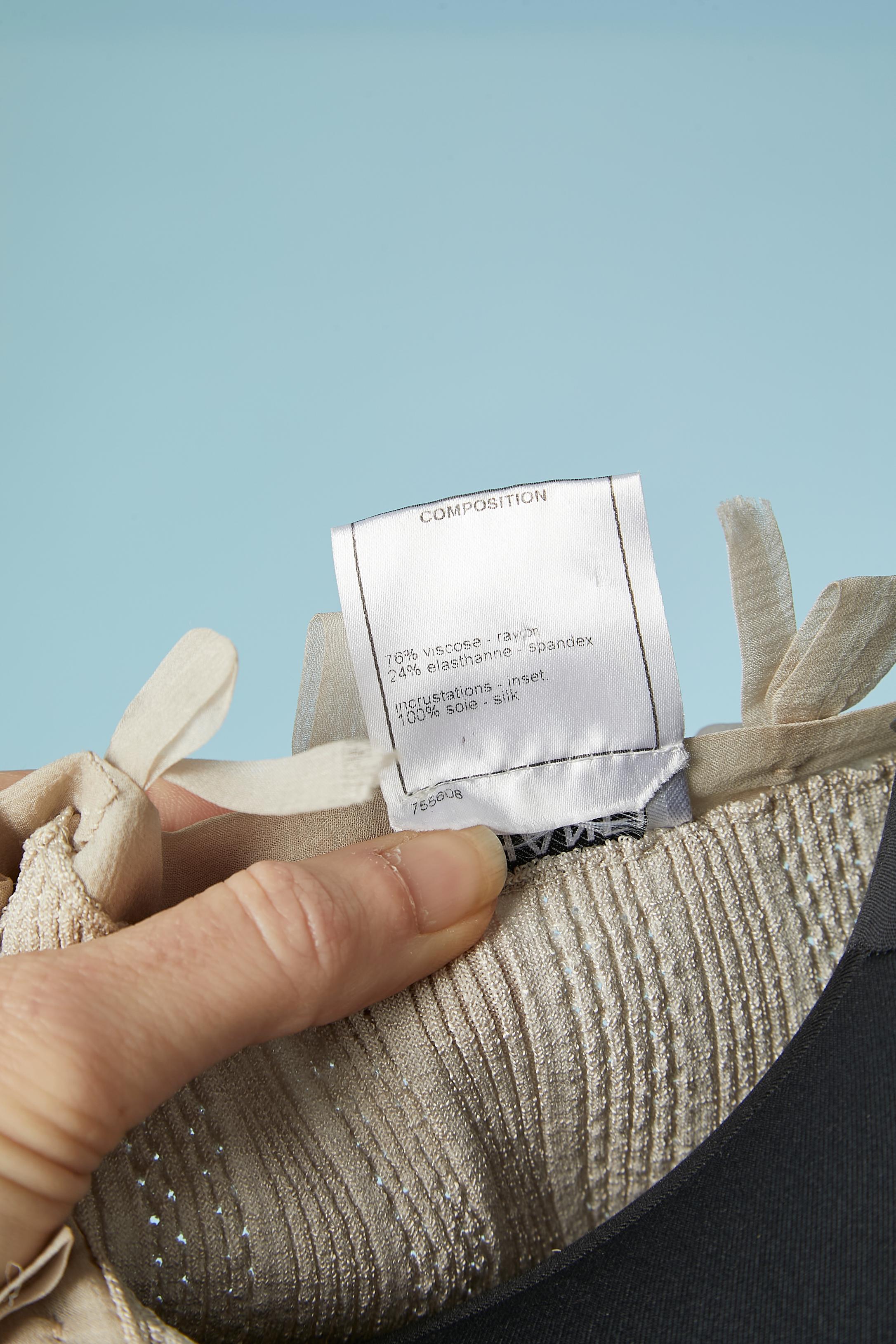 Pull en rayonne gris avec nœud en organza de soie au milieu du devant Chanel en vente 3