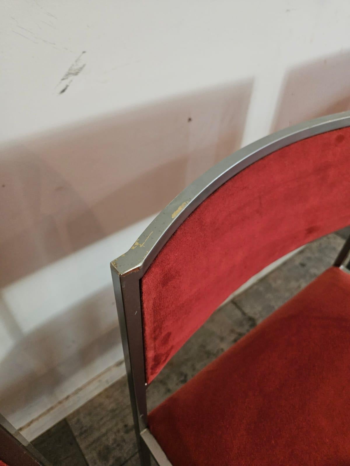 Satz von 4 Esszimmerstühlen „willy Rizzo“ in Grau - Rot. (Italienisch) im Angebot