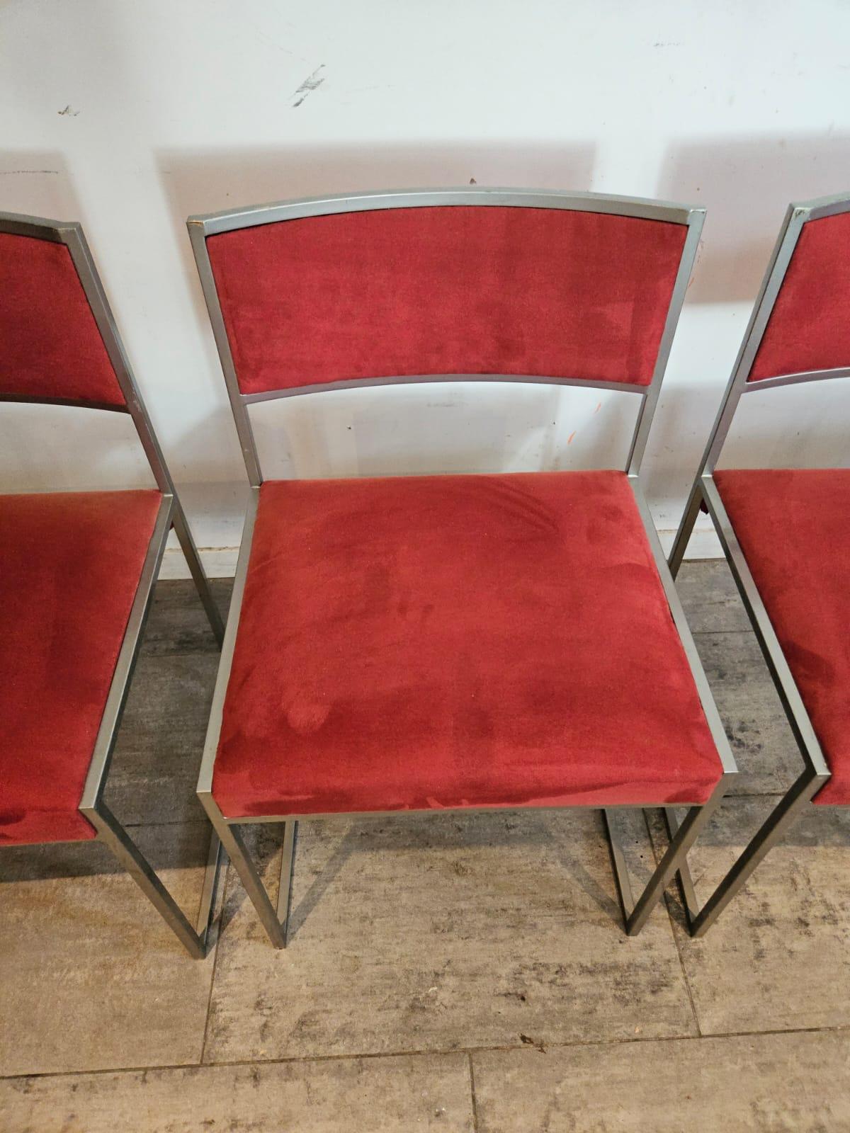 Satz von 4 Esszimmerstühlen „willy Rizzo“ in Grau - Rot. im Angebot 1