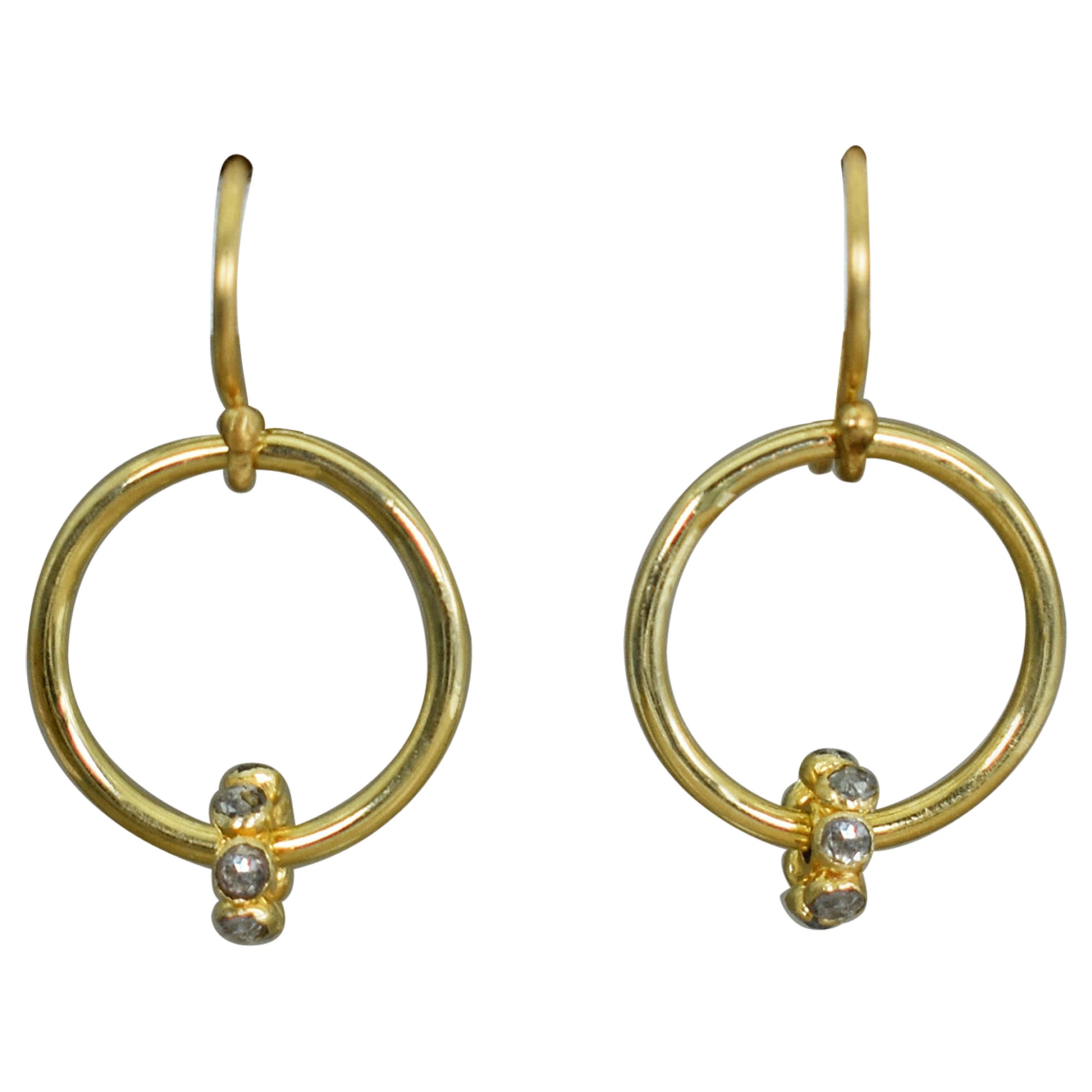 Tropfenohrringe aus 22 Karat Gold mit Diamantperlen im Rosenschliff im Angebot