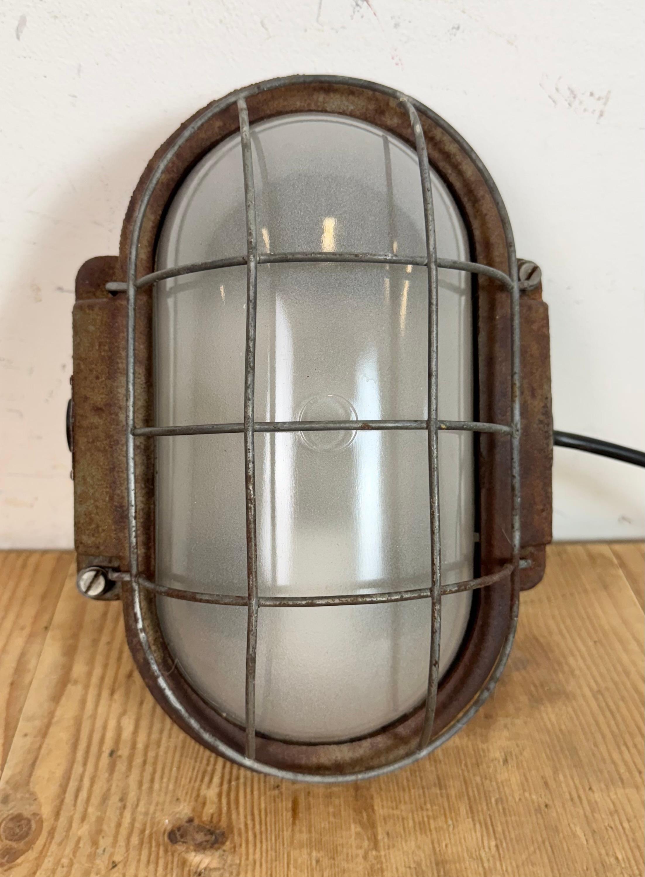 Grey Rusty Industrial Cast Iron Wall Light from Elektrosvit, 1960s For Sale 4