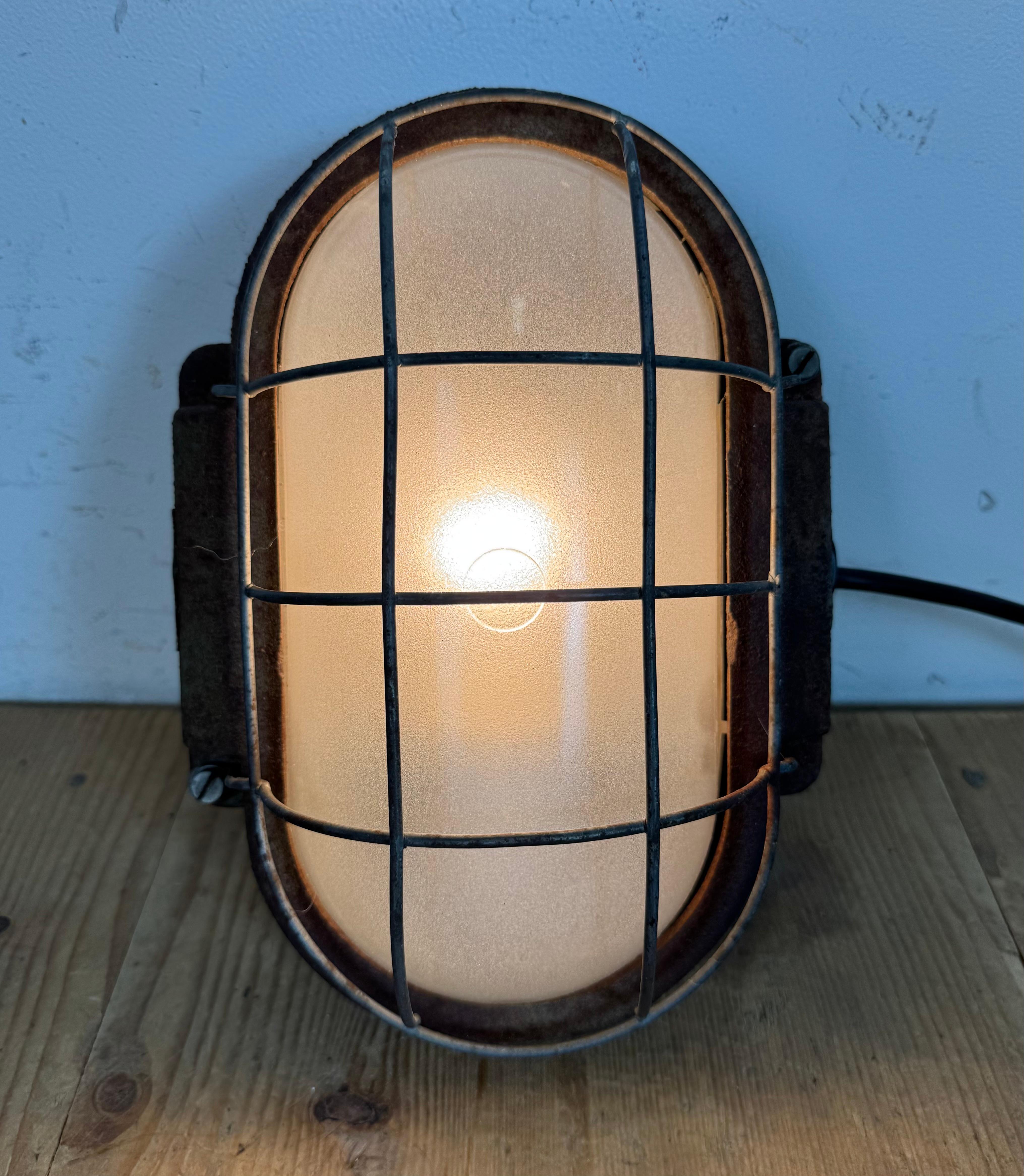 Grey Rusty Industrial Cast Iron Wall Light from Elektrosvit, 1960s For Sale 5