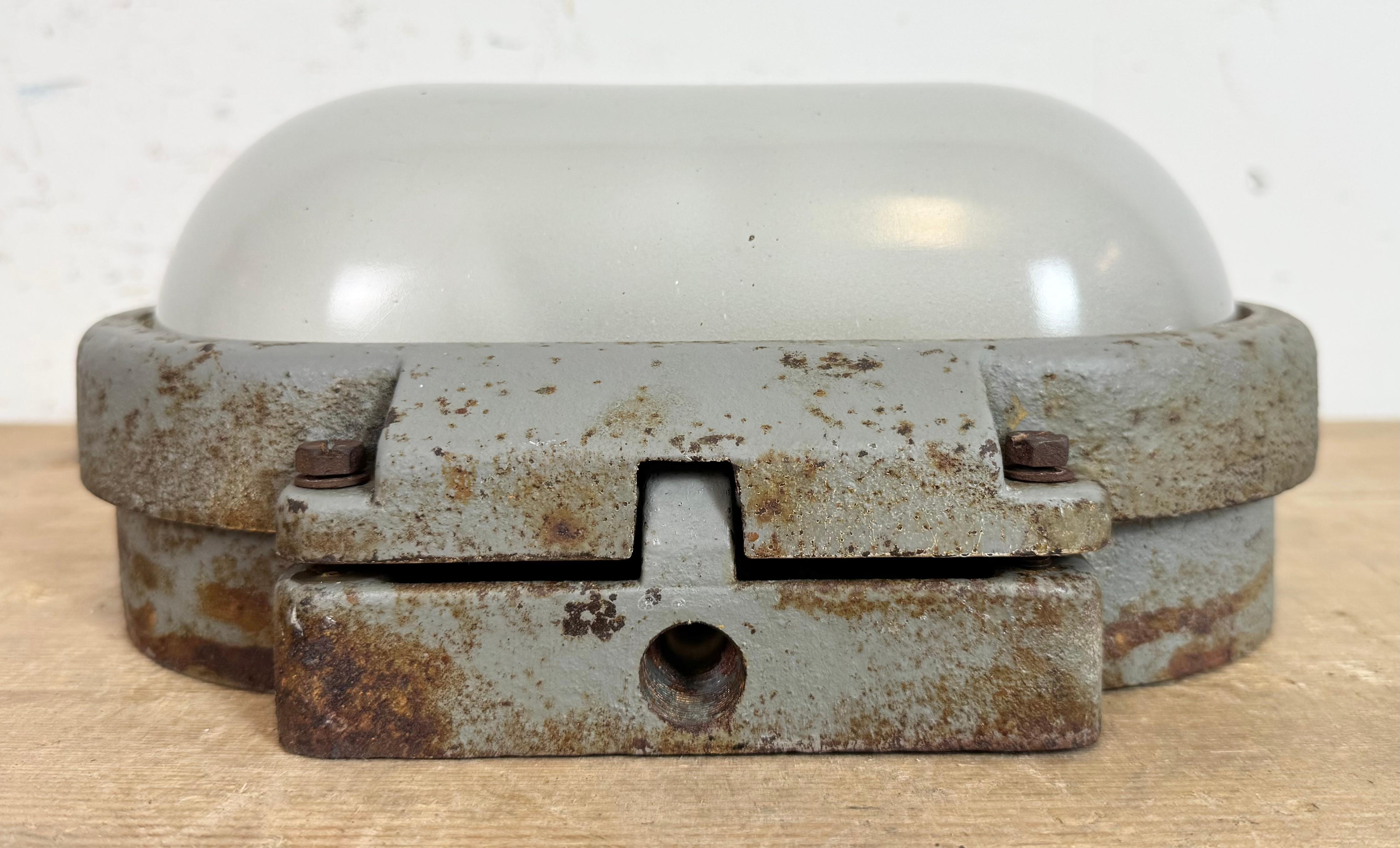 Grey Rusty Industrial Cast Iron Wall Light from Elektrosvit, 1960s In Good Condition For Sale In Kojetice, CZ