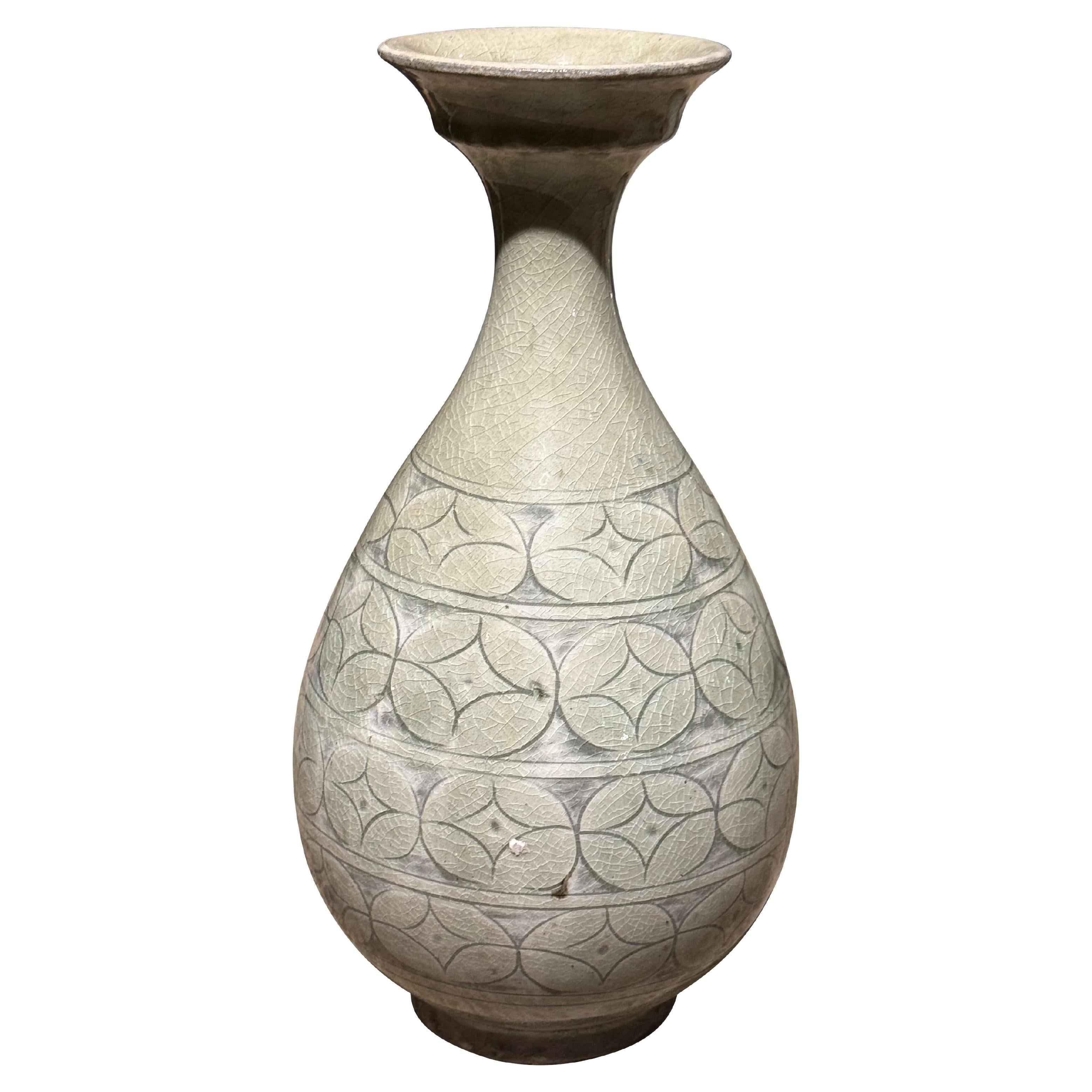 Grey, Sage Glaze Geometric Pattern Cup Shape Top Vase, China, Contemporary