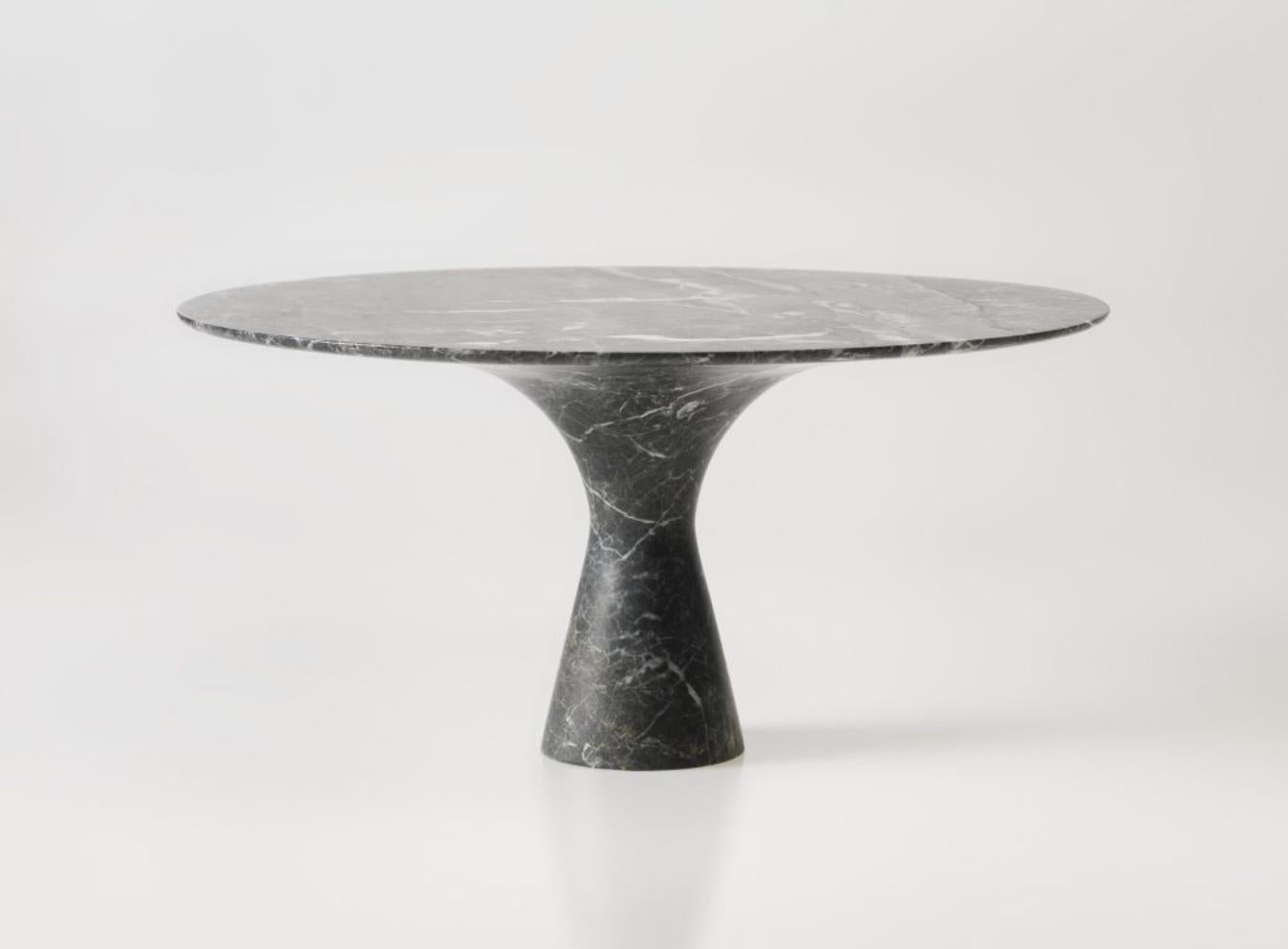 Marbre Saint Laurent table basse ronde contemporaine raffinée en marbre gris 36/100 en vente