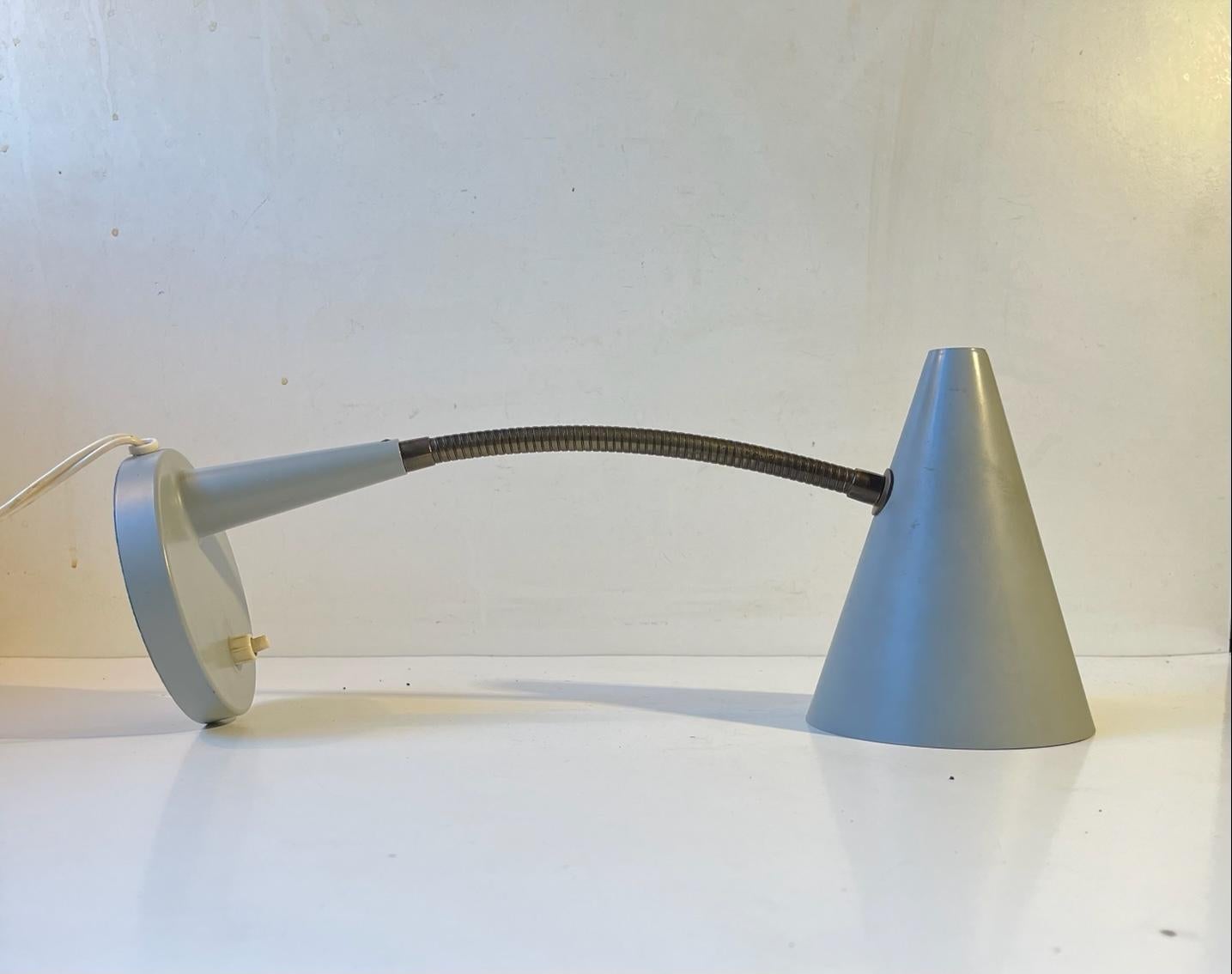 Skandinavische Tisch- oder Wandlampe Graugrau von E. S. Horn, 1950er Jahre (Aluminium) im Angebot