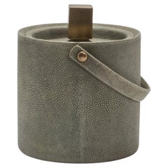 Cubitera de piel de zapa gris con detalles de latón patinado bronce by KIFU Paris