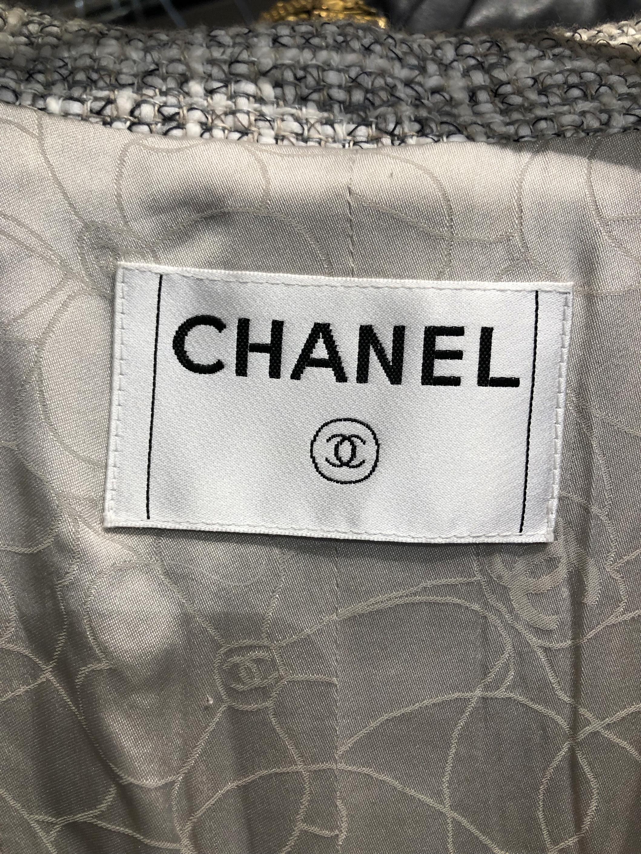 Grey silk and cotton tweed jacket with clover buttons Chanel  For Sale 3