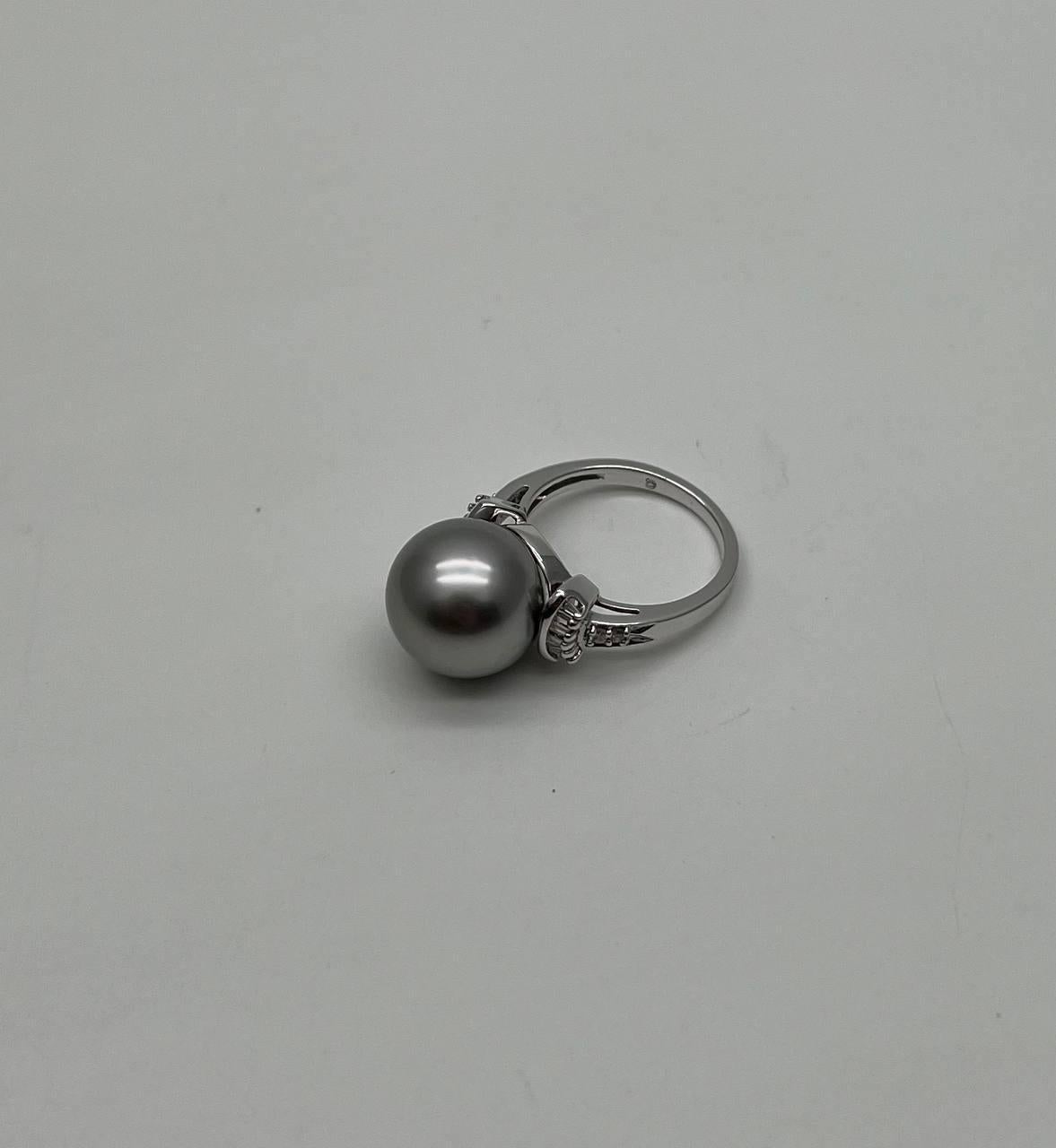 Statement-Ring, Grau Silber Schwarz Tahiti Perle 14K Weißgold Diamant Baguette (Baguetteschliff) im Angebot
