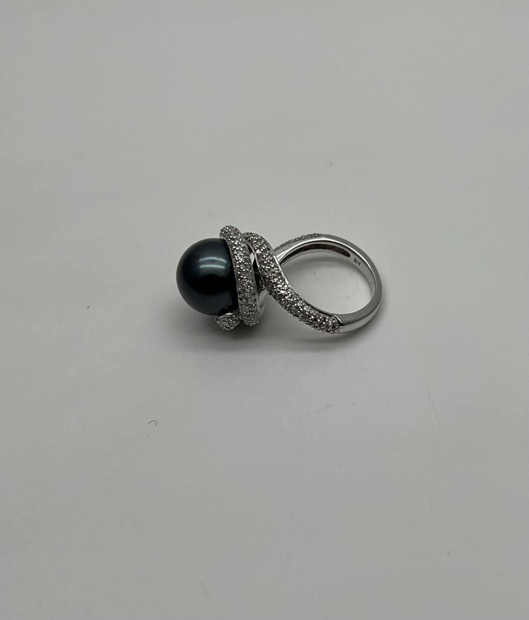Mixed Cut Grey Silver Black Tahitian Pearl White Gold Diamond Pave Set Spiral Bypass Ring For Sale