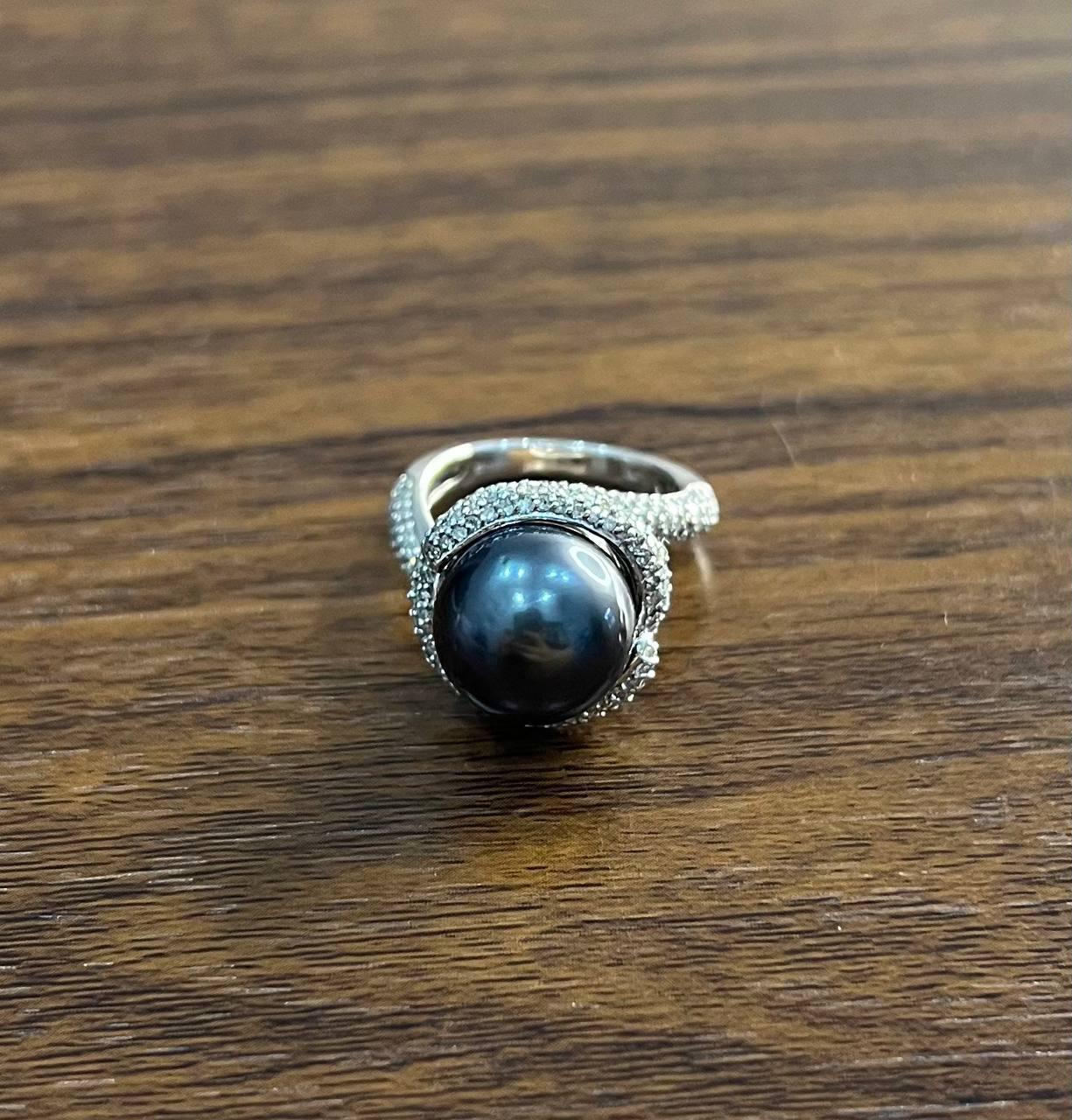 Grey Silver Black Tahitian Pearl White Gold Diamond Pave Set Spiral Bypass Ring In New Condition For Sale In Oakton, VA