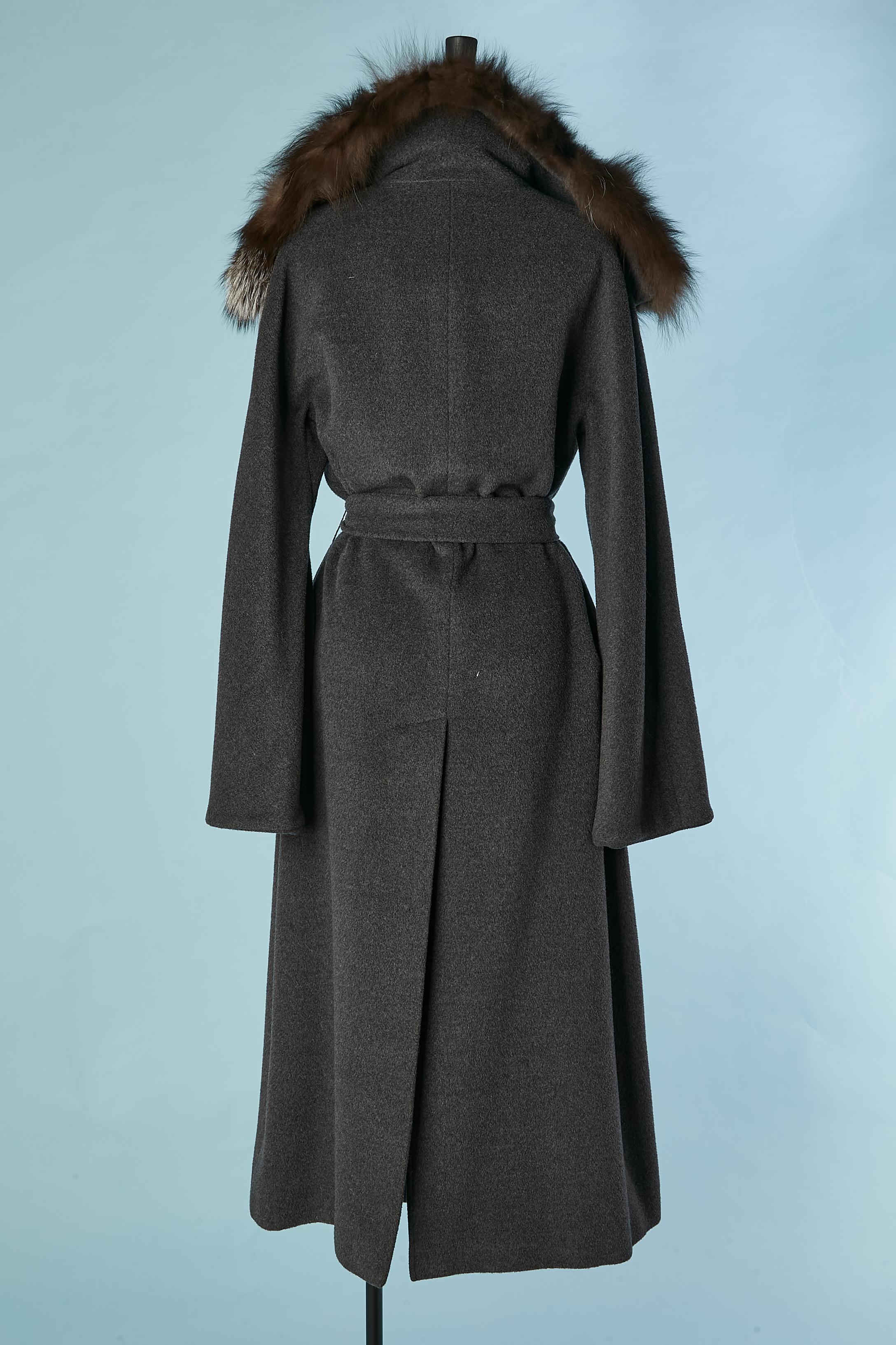 Abrigo de lana gris de un solo pecho con cuello de piel y cinturón CERRUTI 1881 en venta 1
