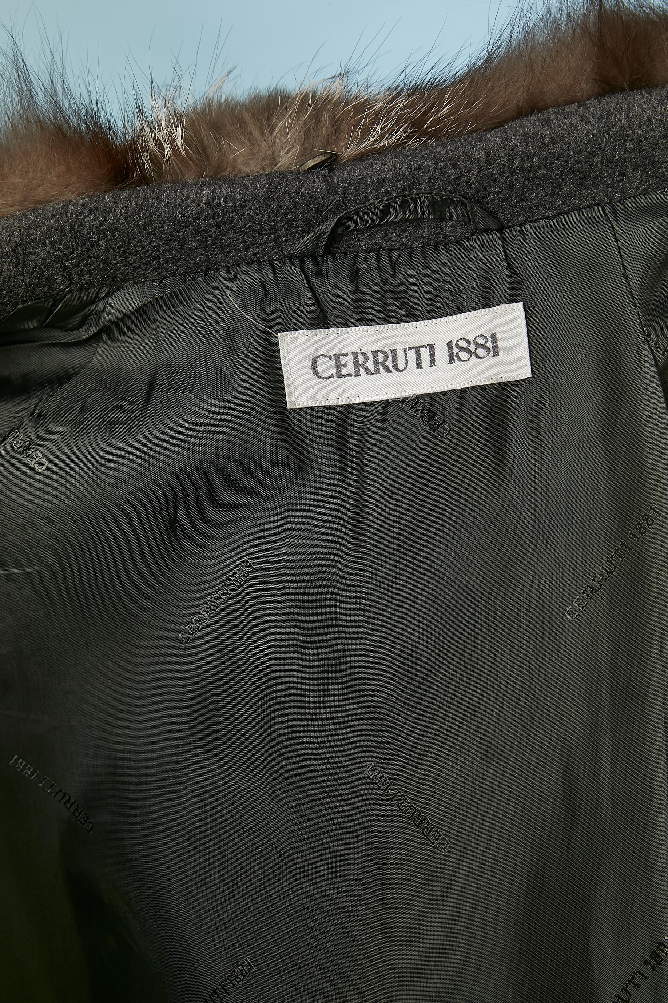 Grey single breasted wool coat with fur collar and belt CERRUTI 1881  For Sale 4
