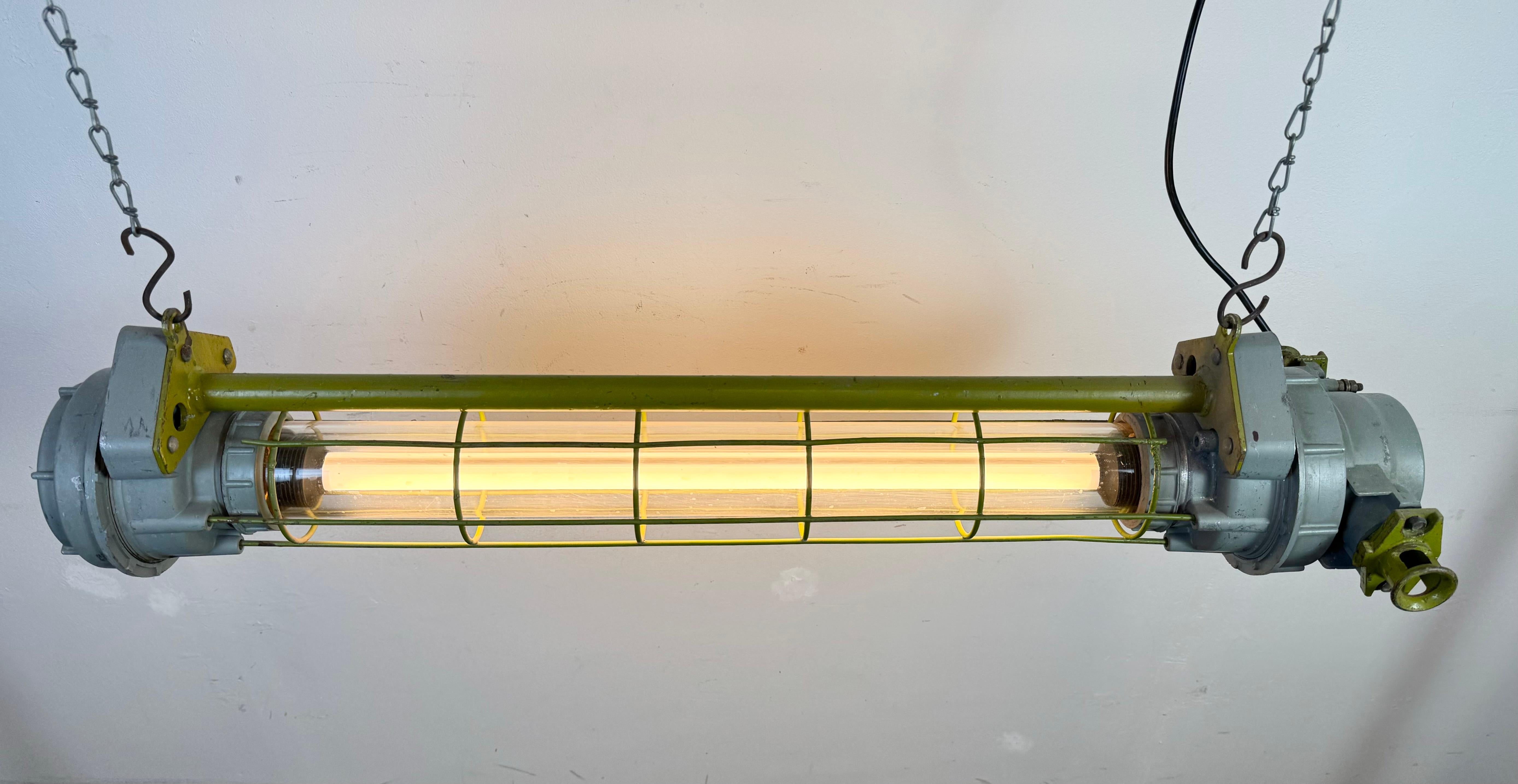 Lampada industriale a sospensione sovietica grigia, anni '70 in vendita 5