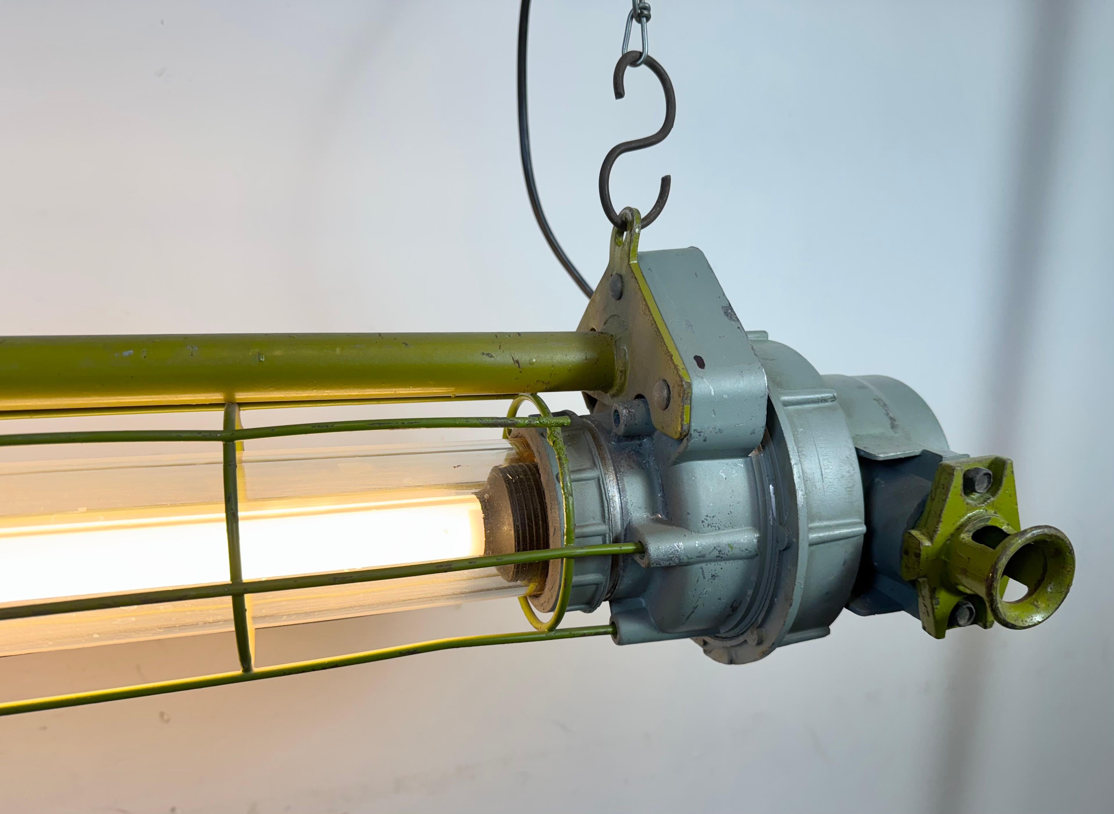 Lampada industriale a sospensione sovietica grigia, anni '70 in vendita 9